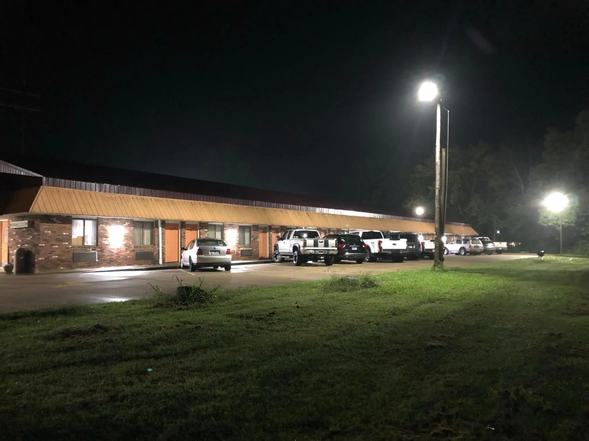 Parking in Budget Host Inn