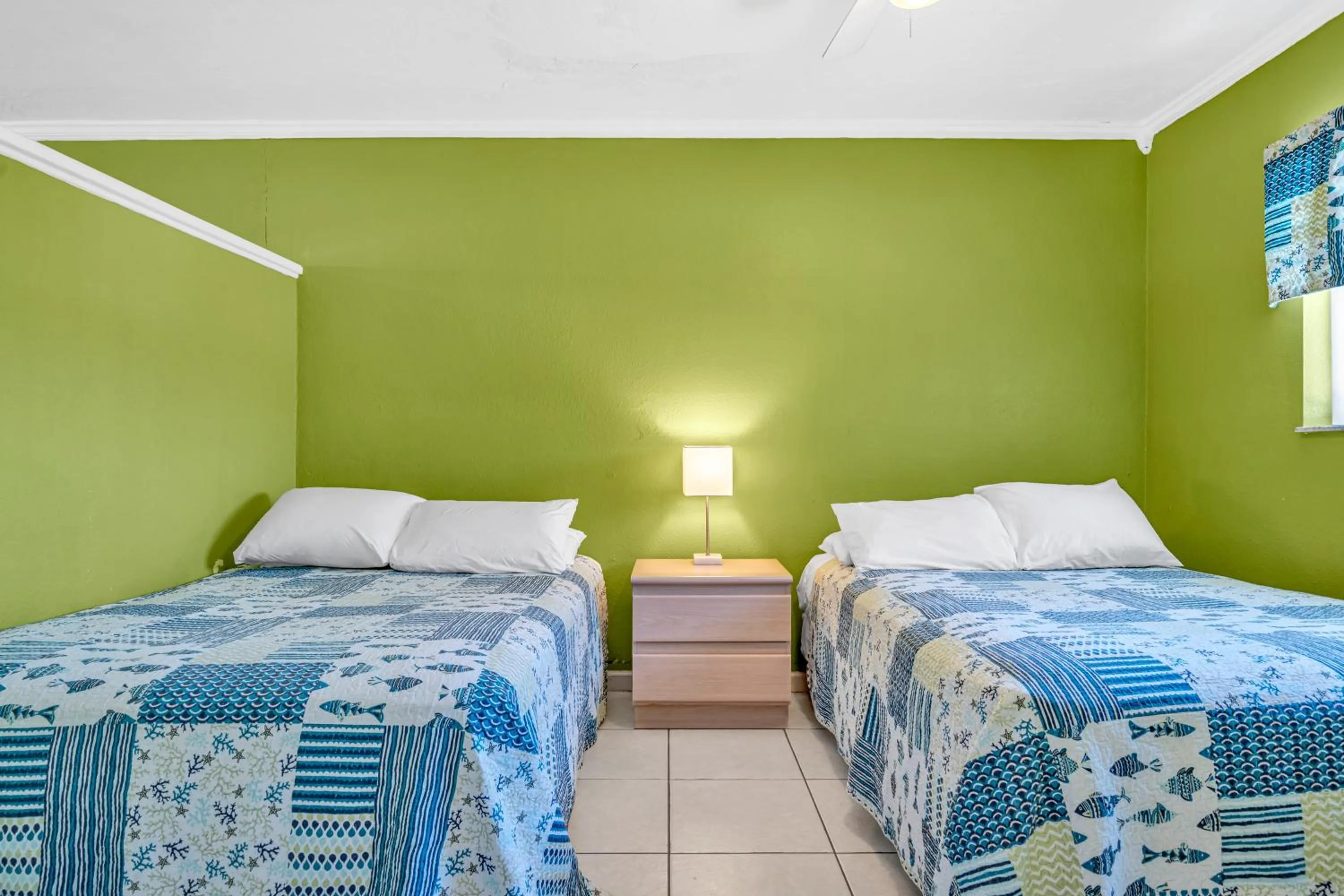 Bed in Old Wooden Bridge Resort & Marina