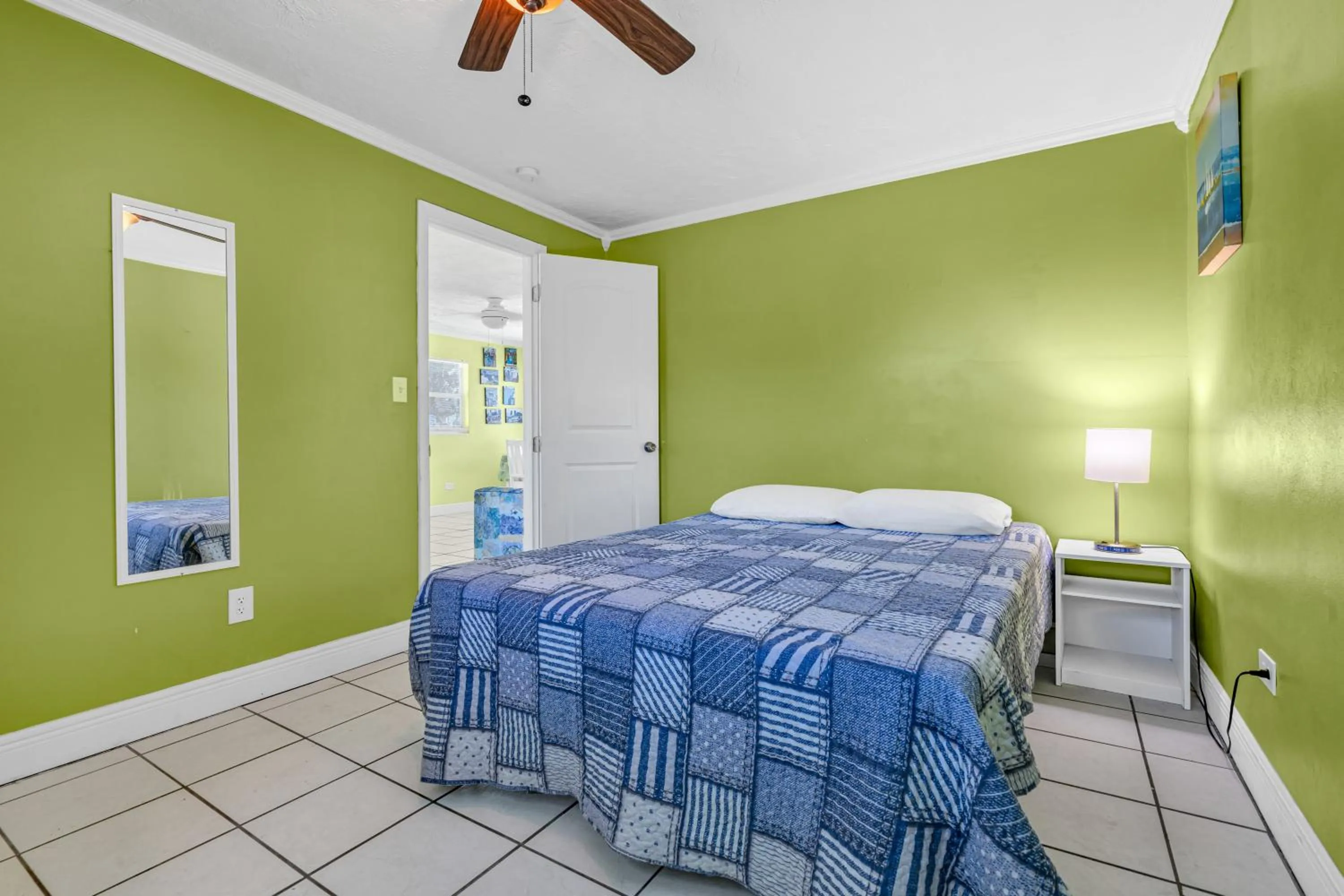 Bed in Old Wooden Bridge Resort & Marina