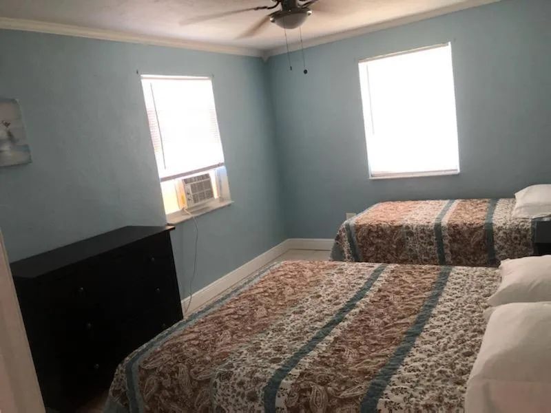 Bed in Old Wooden Bridge Resort & Marina