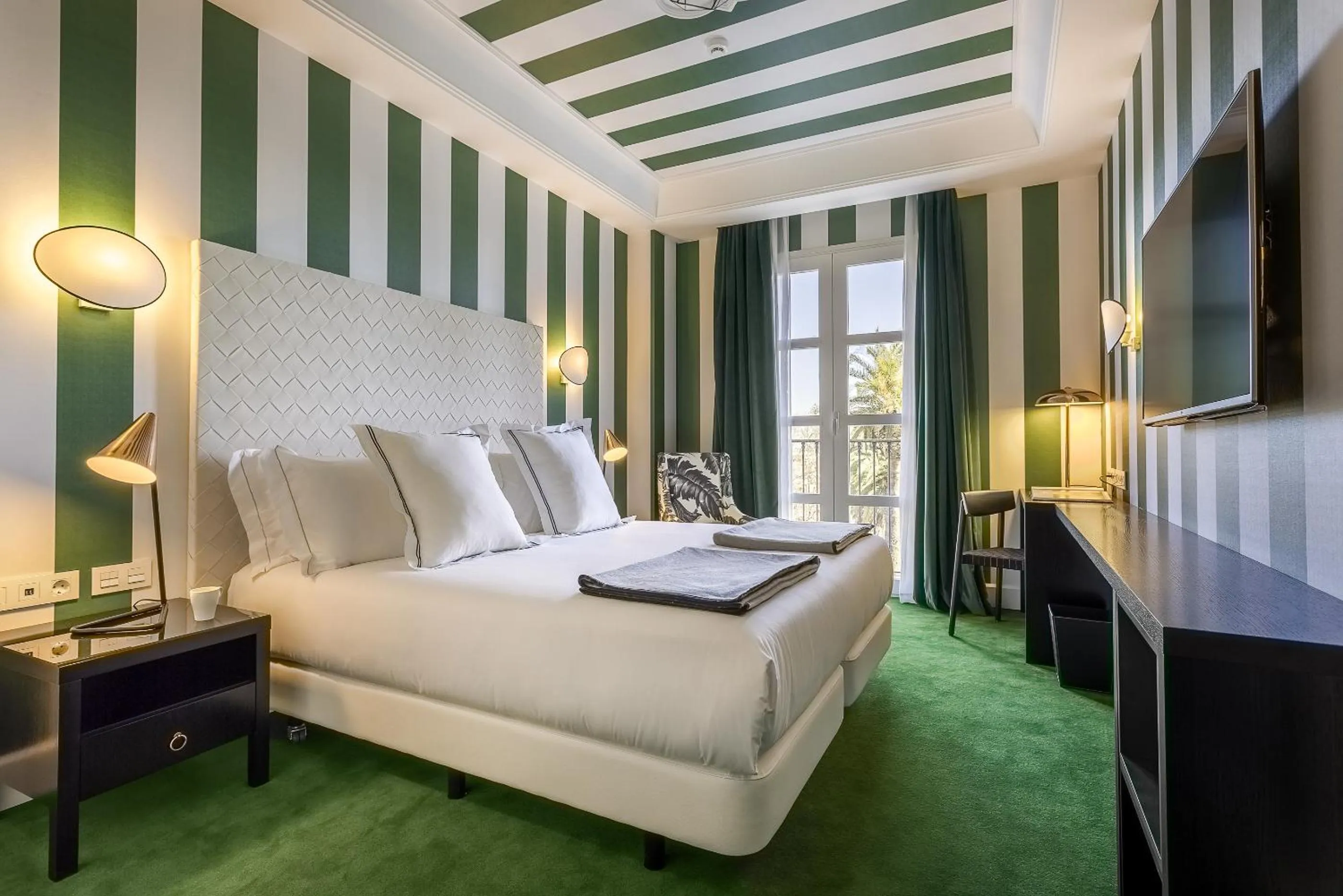 Seating area, Bed in Room Mate Collection Valeria, Málaga