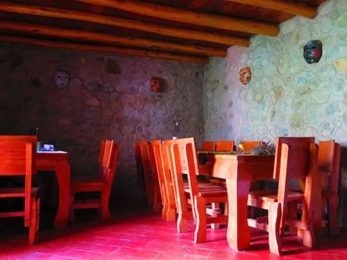 Dining area in Birds Hotel Molino