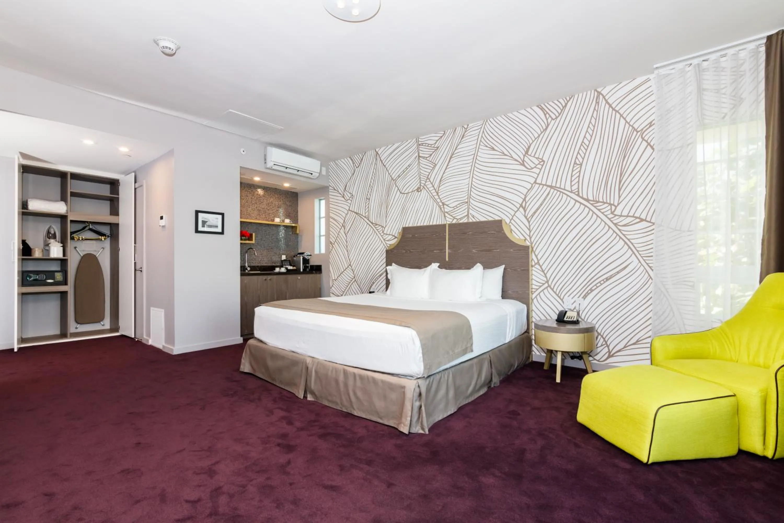 Photo of the whole room in L Hotel