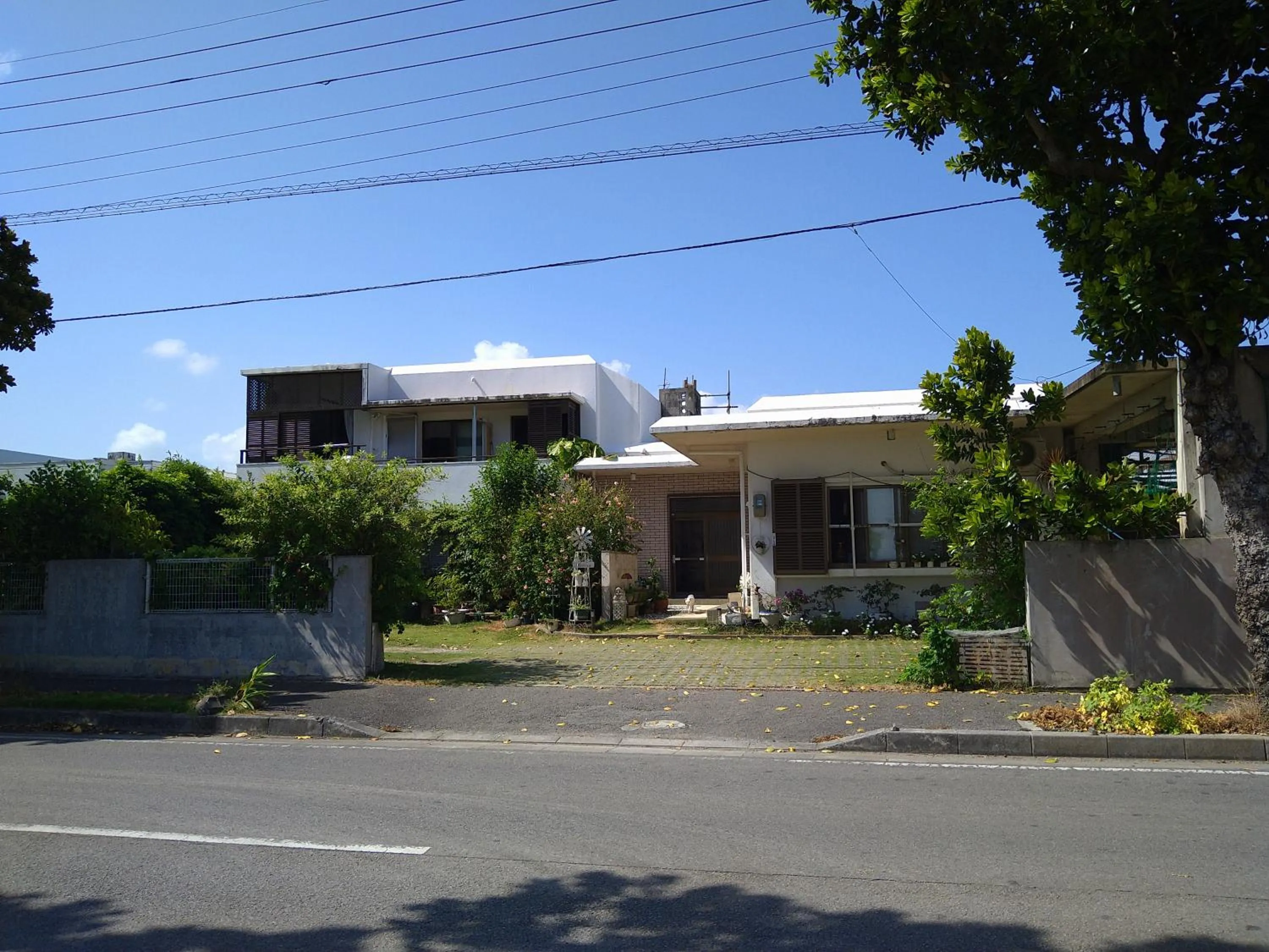 Property building in Minshuku Zabaru