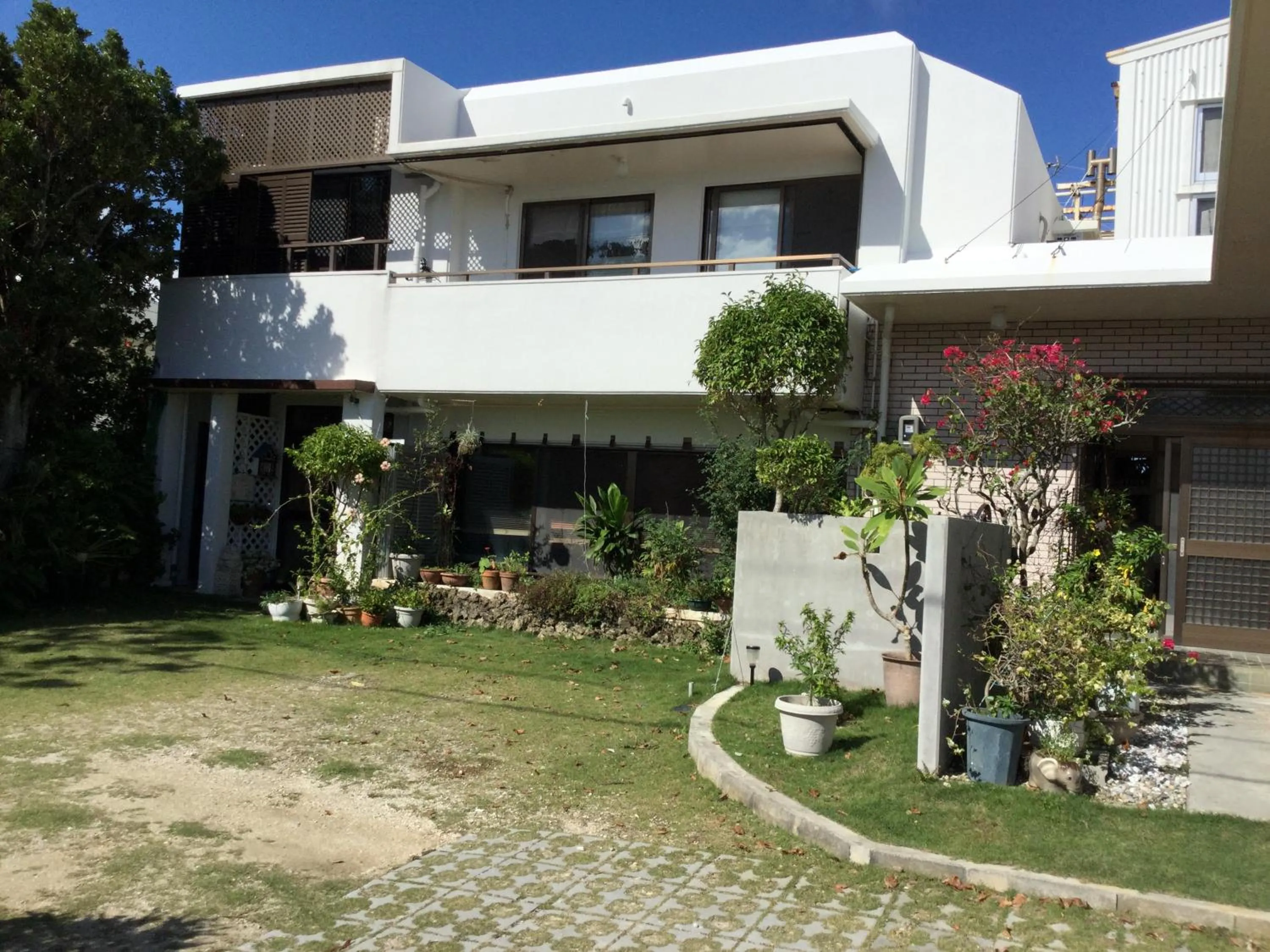 Property building in Minshuku Zabaru