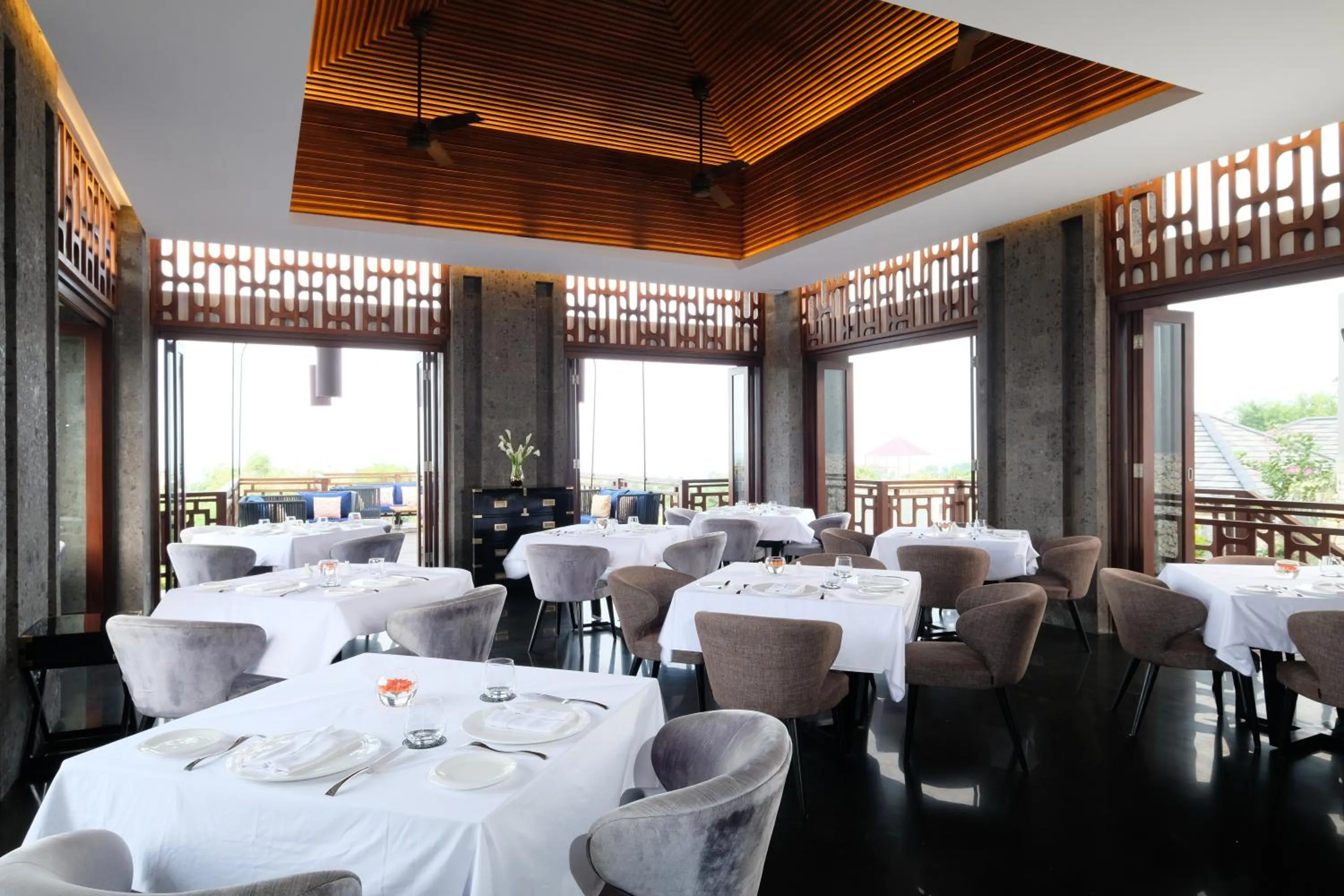 Restaurant/places to eat in Prasana Villas by Arjani Resorts