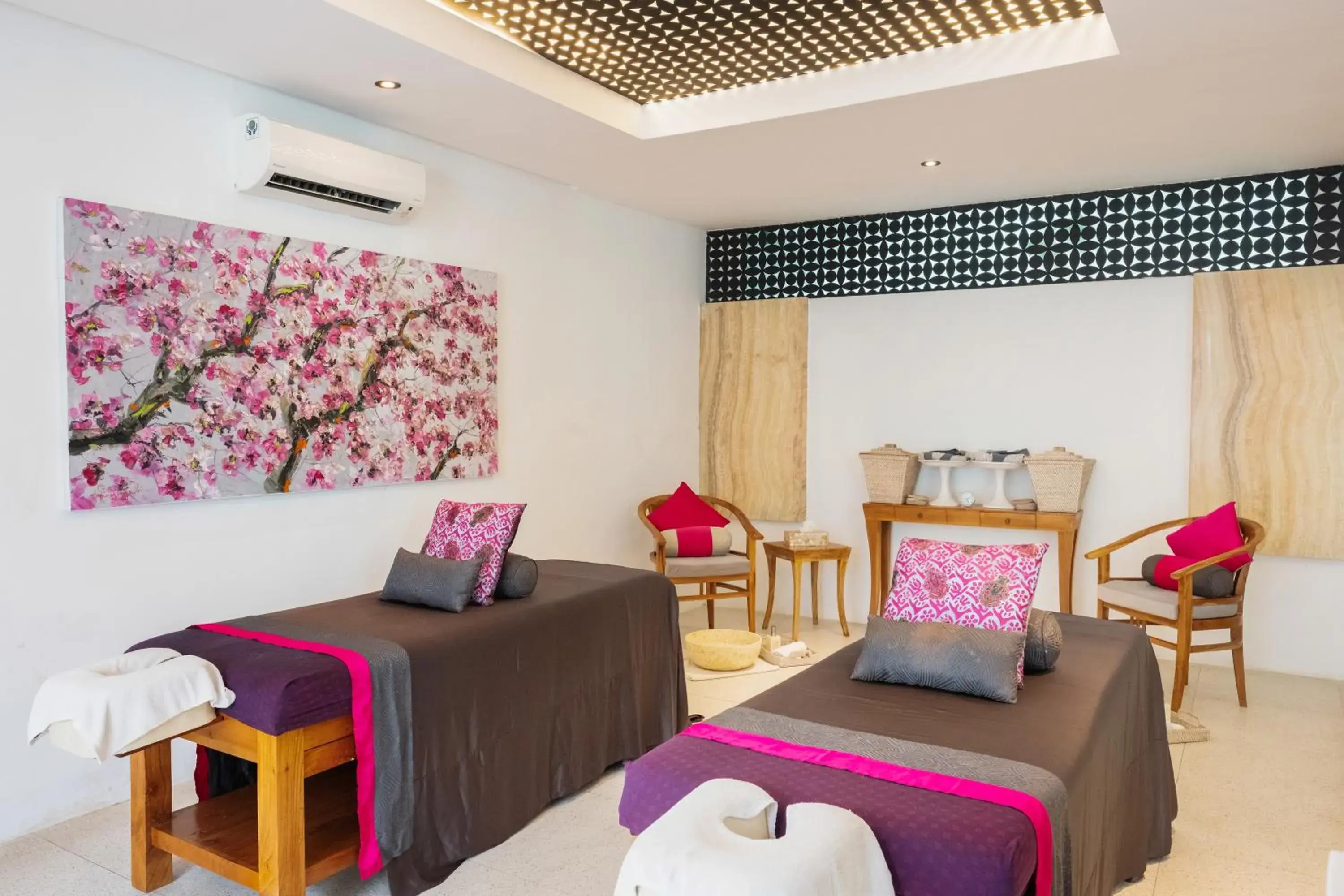 Spa and wellness centre/facilities, Bed in Prasana Villas by Arjani Resorts Spa and wellness centre/facilities, Bed in Prasana Villas by Arjani Resorts