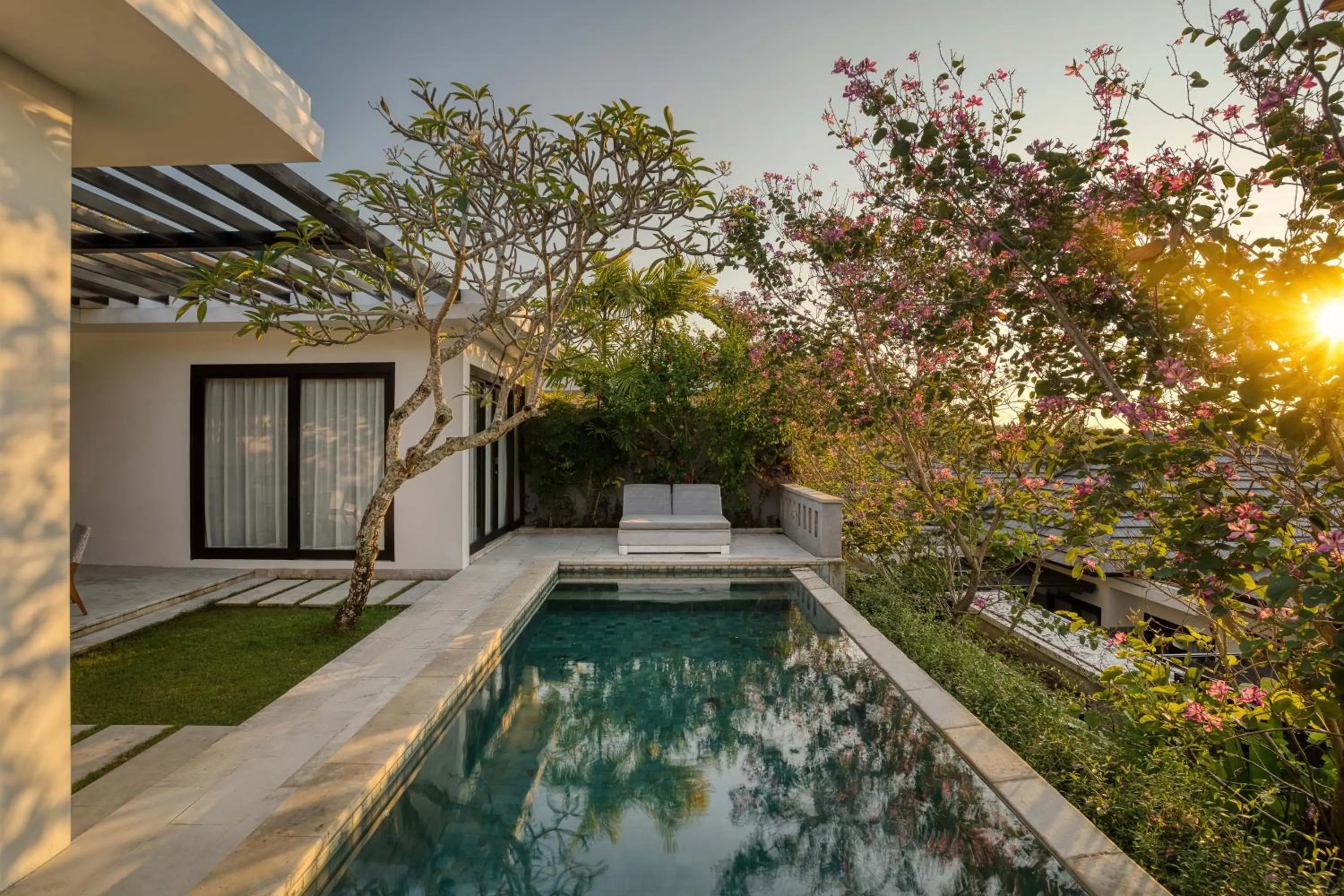 Swimming pool in Prasana Villas by Arjani Resorts