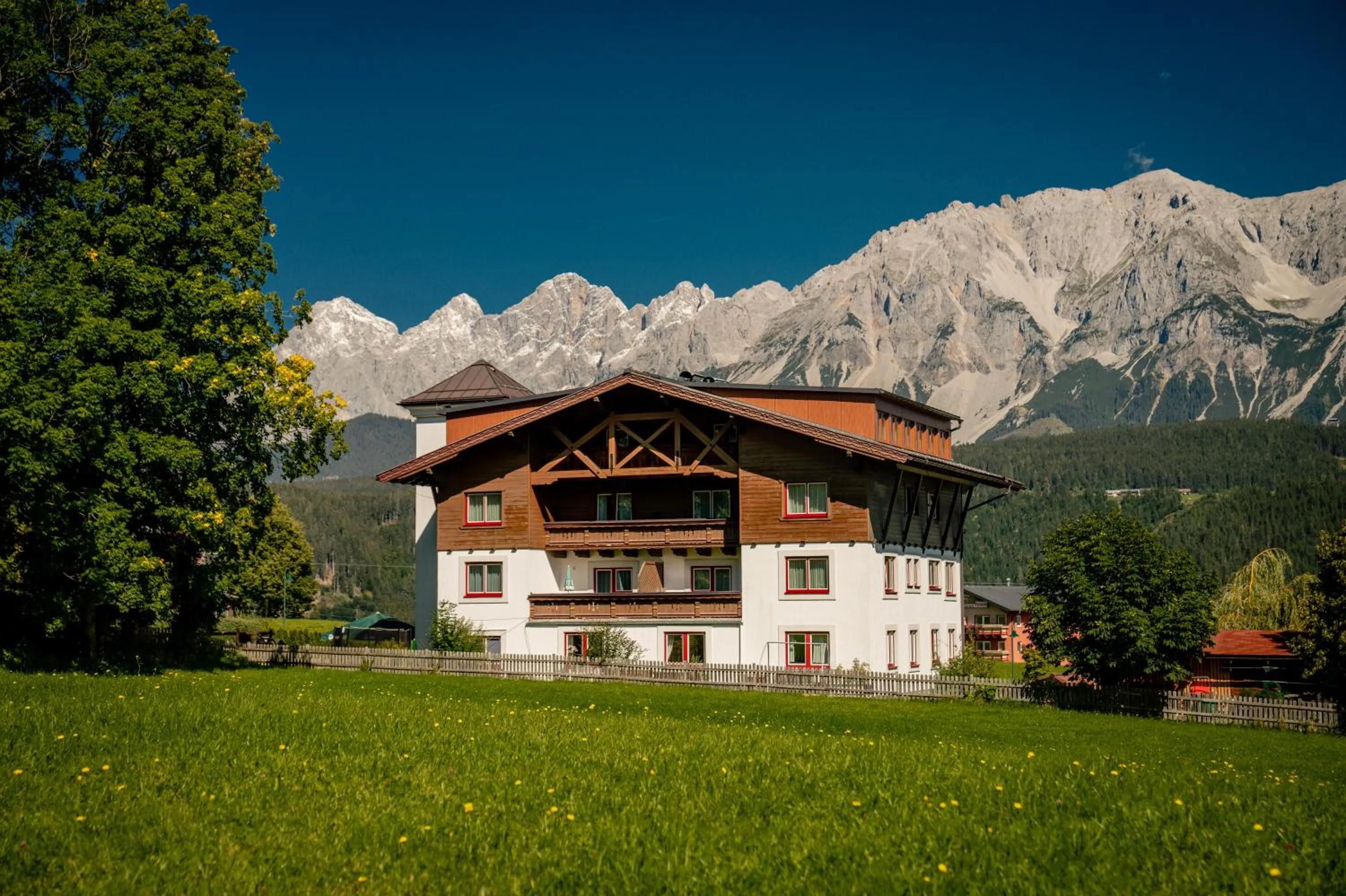 Property building in Dachsteinblick