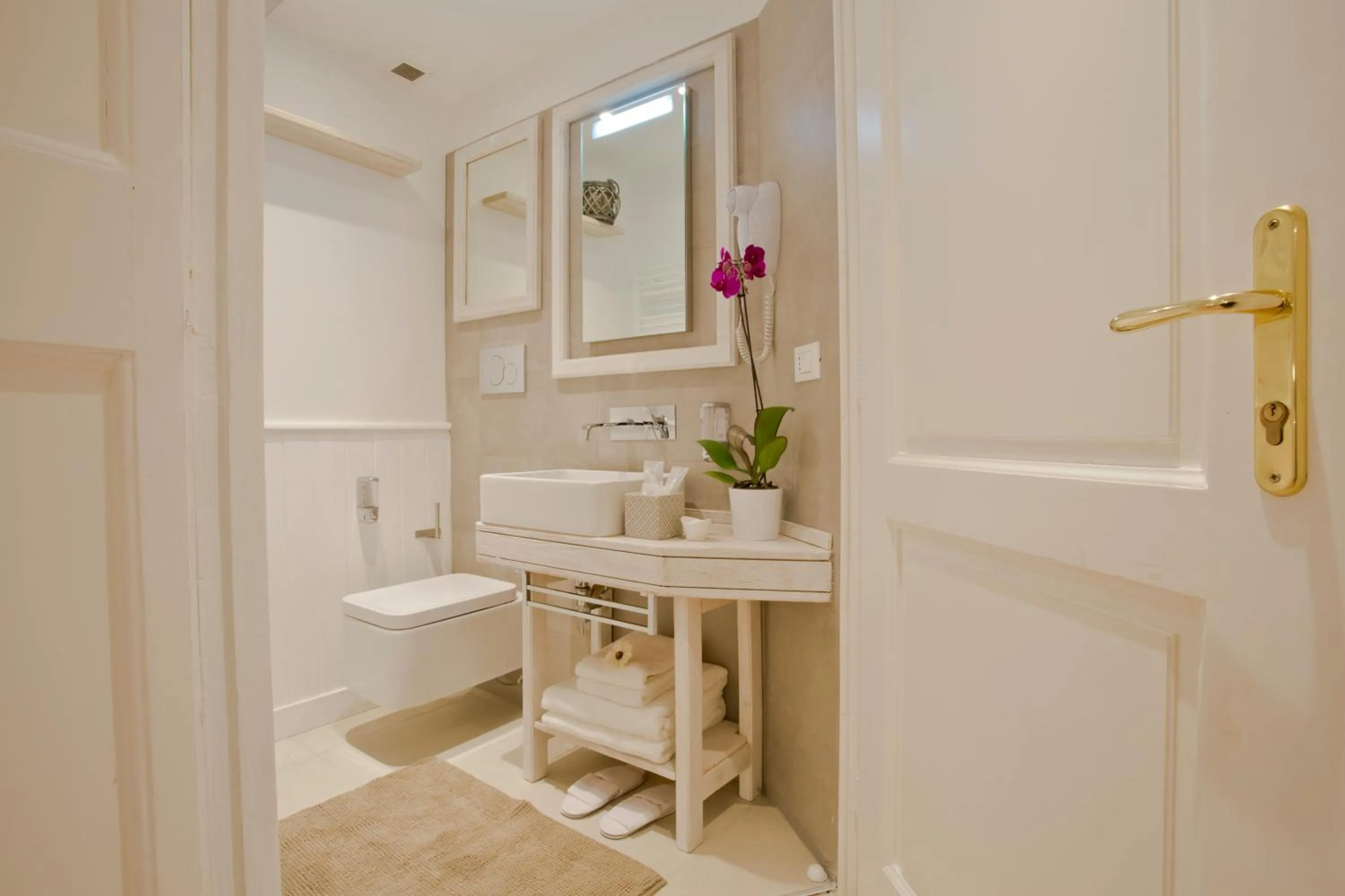 Bathroom in Primo Piano Suites