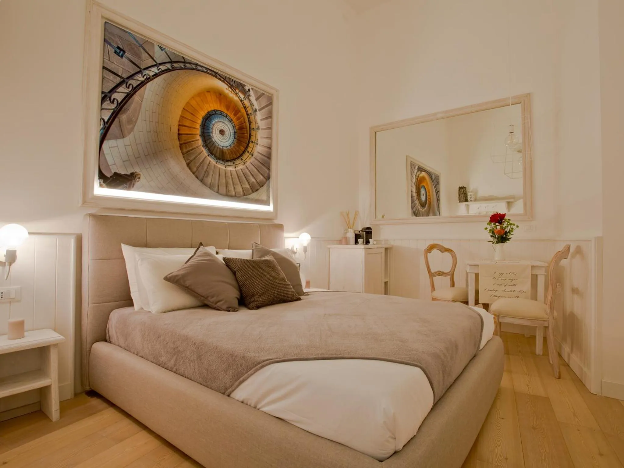 Photo of the whole room, Bed in Primo Piano Suites