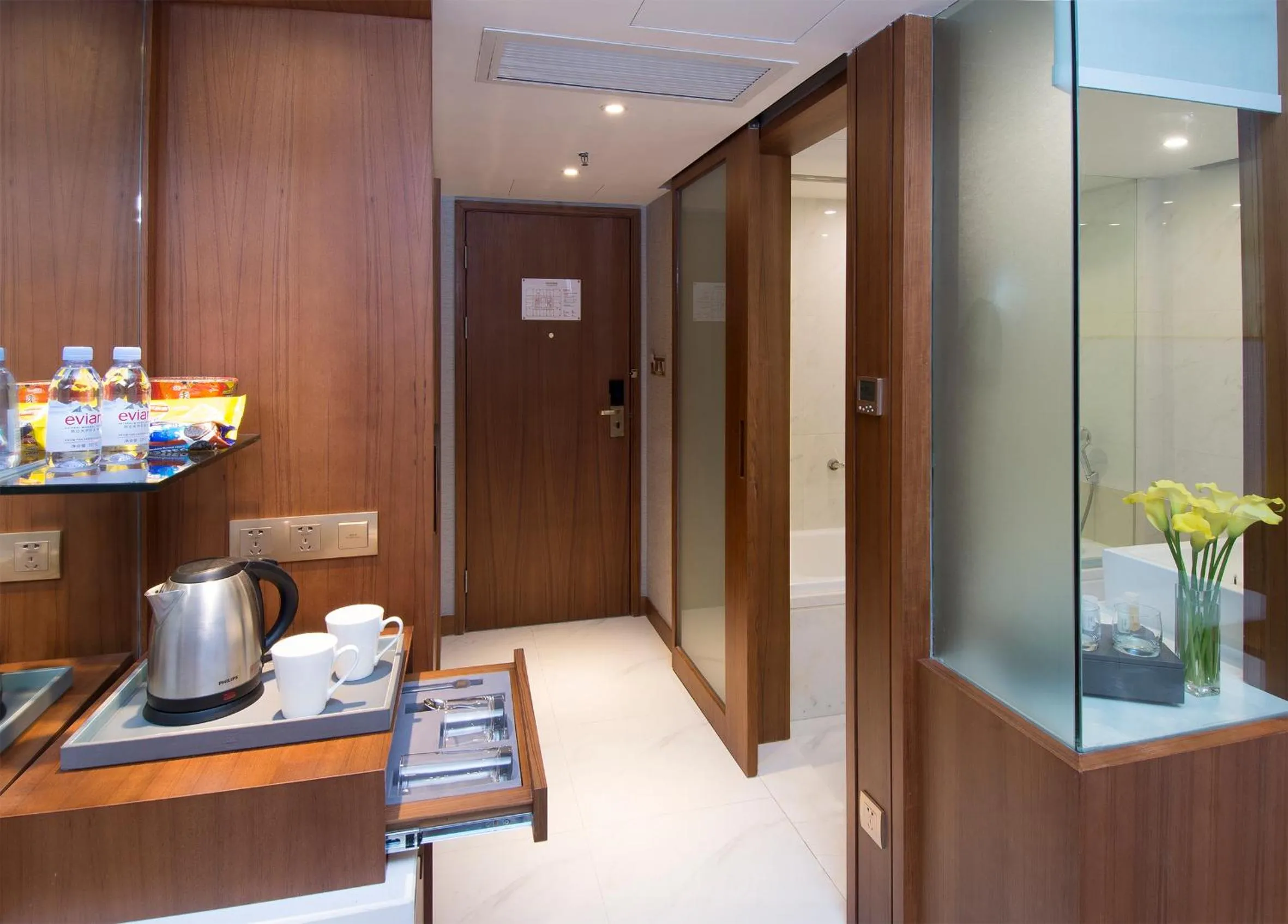 Coffee/tea facilities in Deacon House Wuxi
