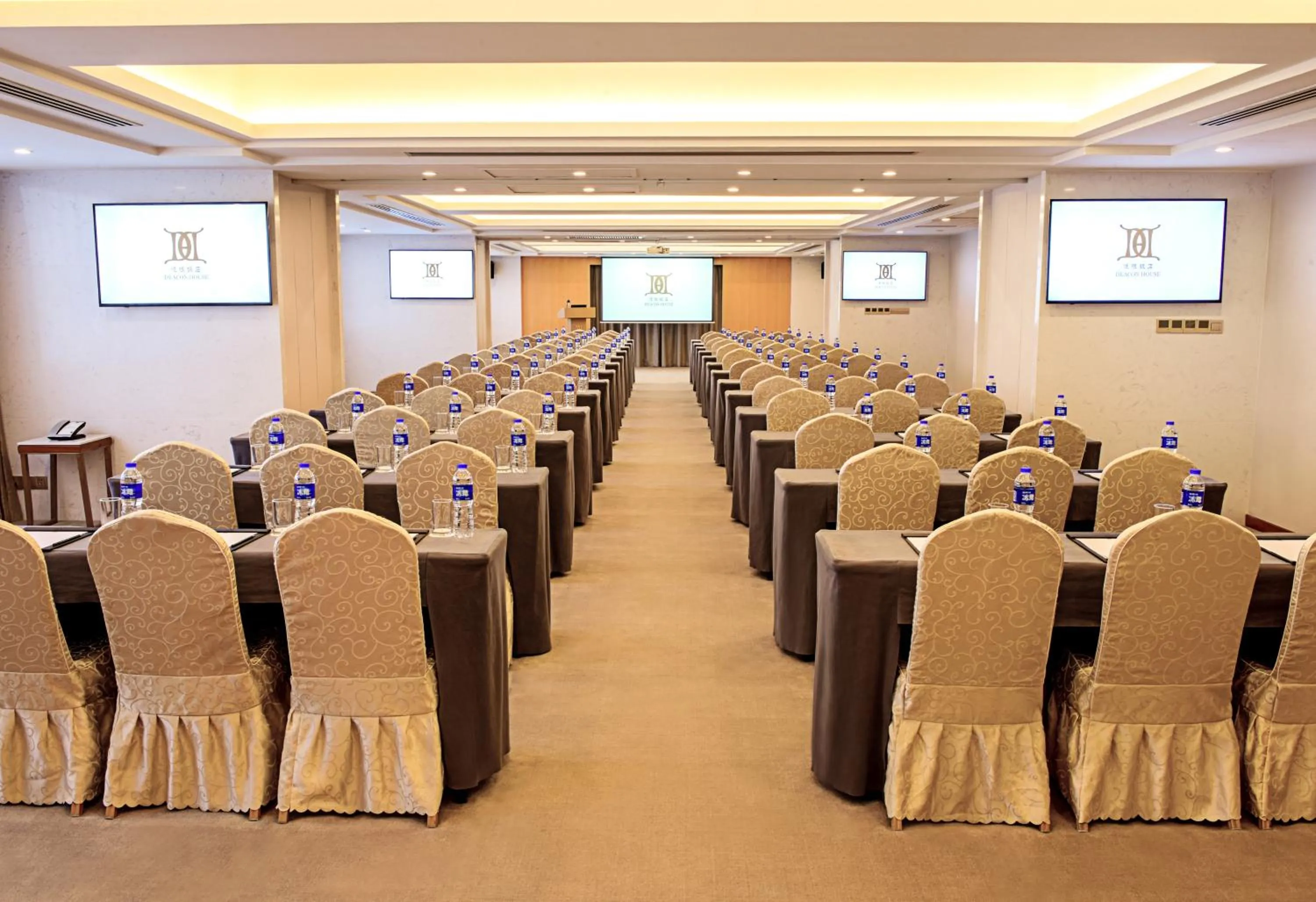Meeting/conference room in Deacon House Wuxi