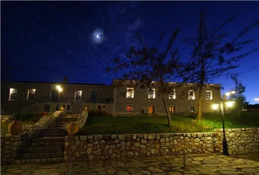 Patio, Property Building in 1821 En Dolianis