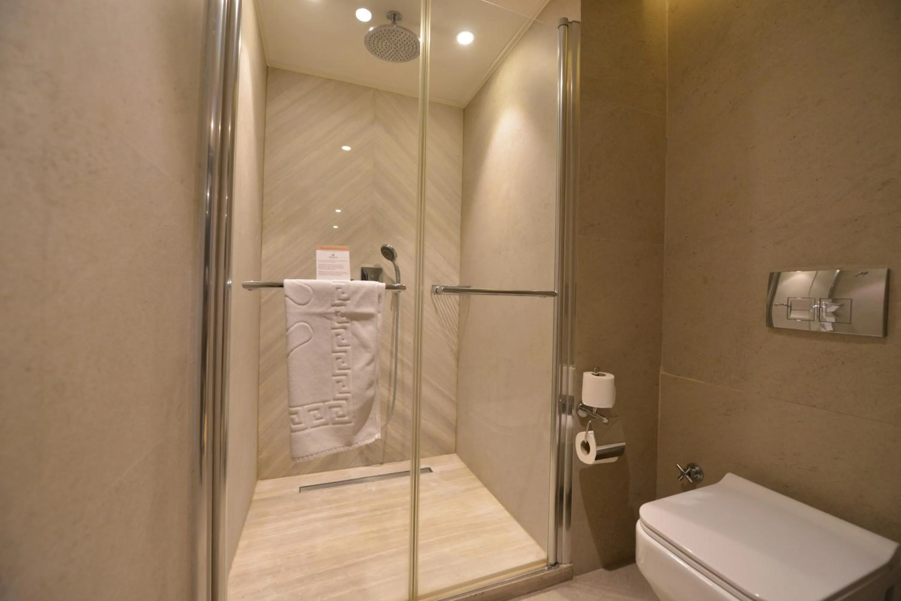 Bathroom in Waxwing Hotel