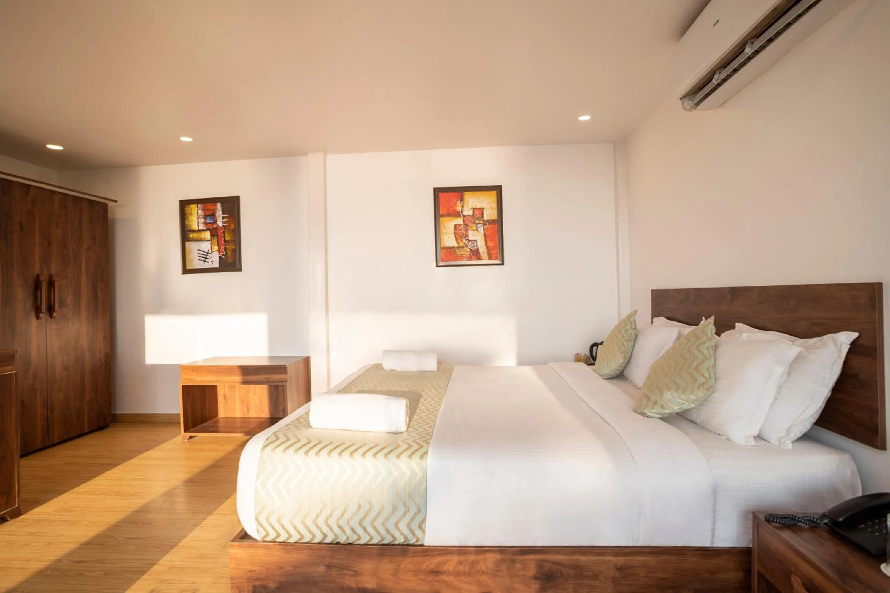 Bedroom, Bed in Antares Beach Resort, Vagator