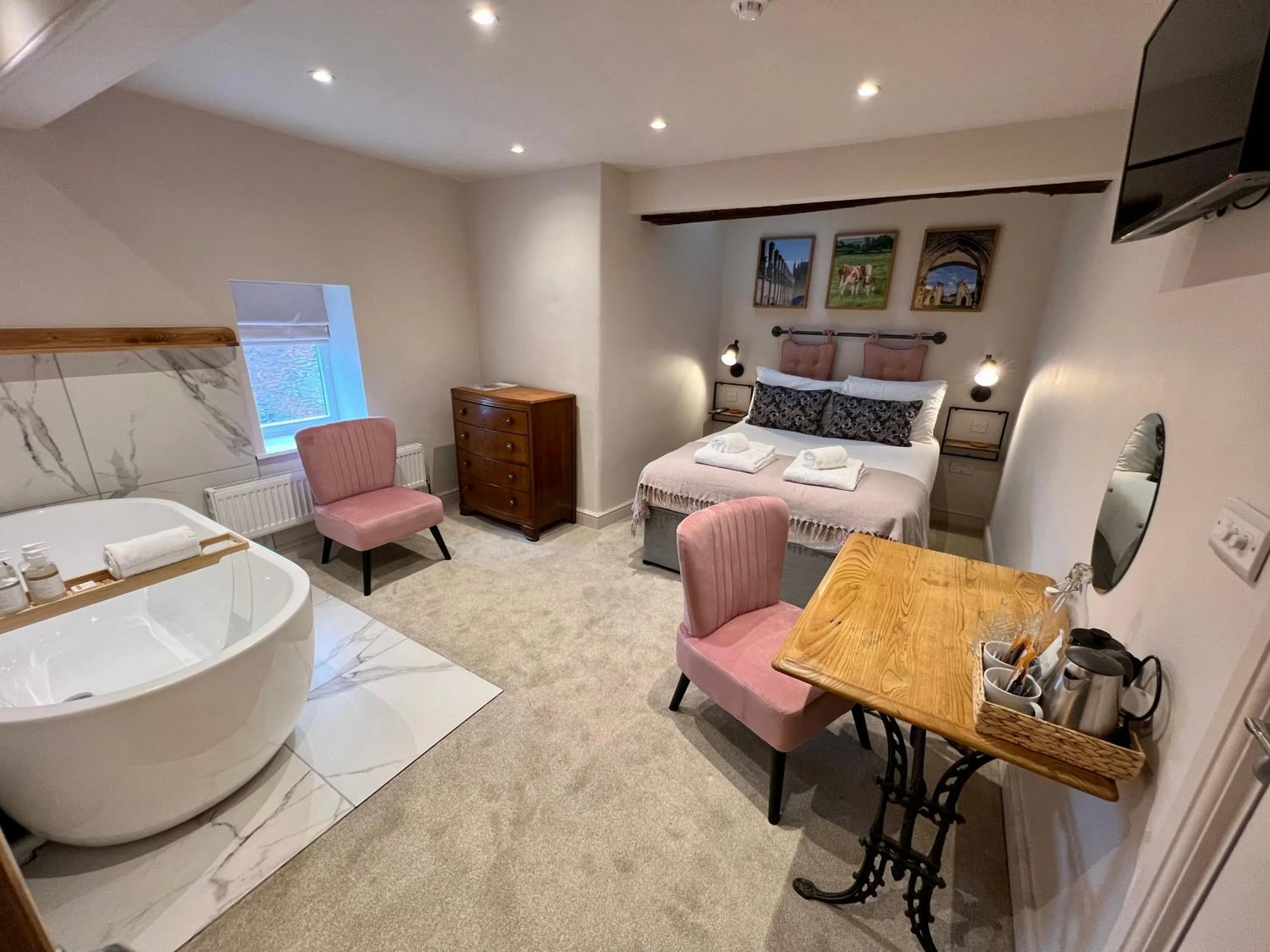 Bed in The Lion at West Pennard