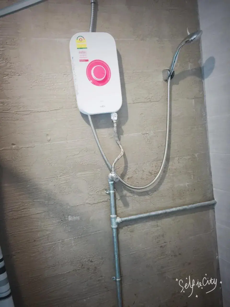 Shower in Rinrada Loft Resident Shower in Rinrada Loft Resident