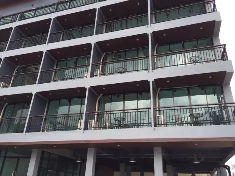 Property building in Rinrada Loft Resident Property building in Rinrada Loft Resident