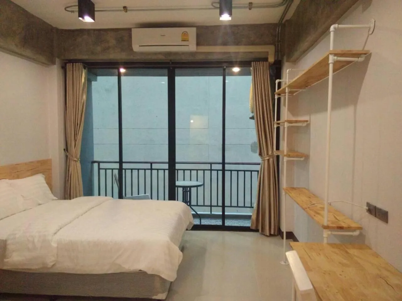 Decorative detail, Bed in Rinrada Loft Resident