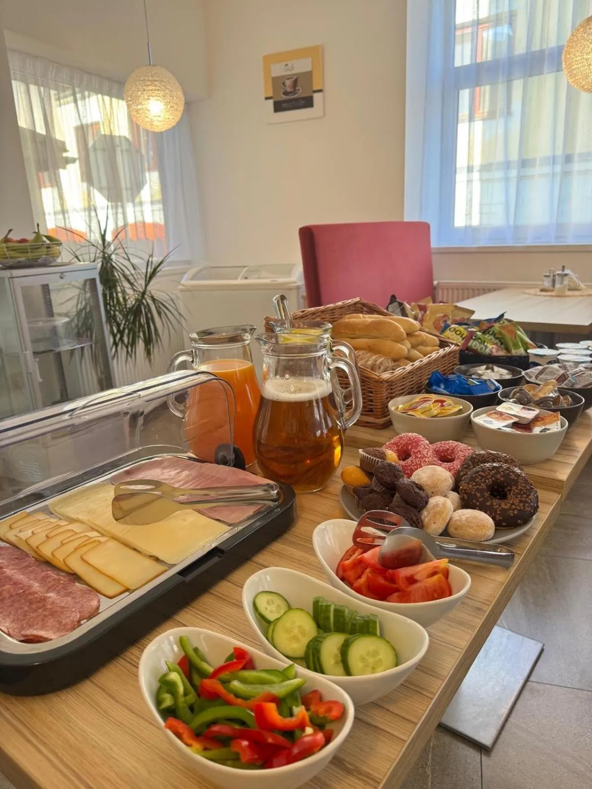 Buffet breakfast in Hotel Pod Radnicí