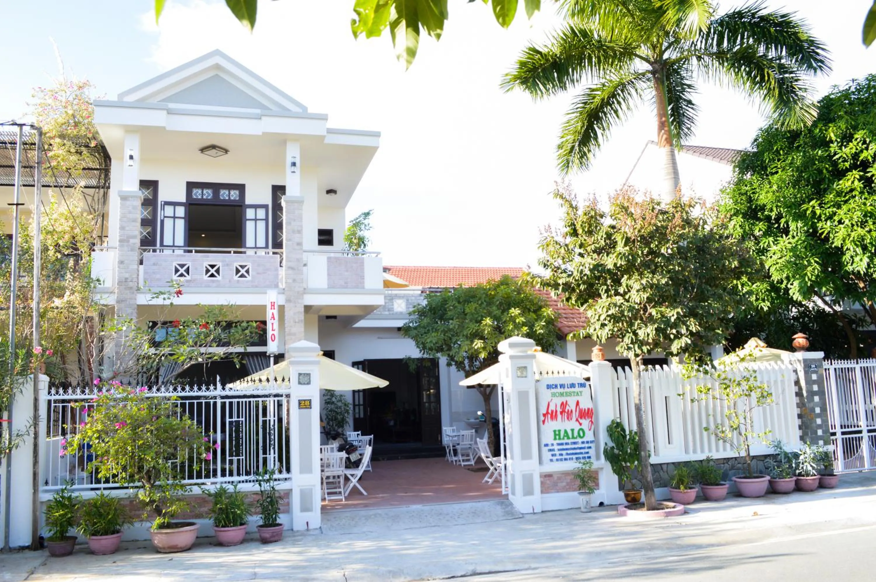 Facade/entrance, Property Building in HaLo HomeStay