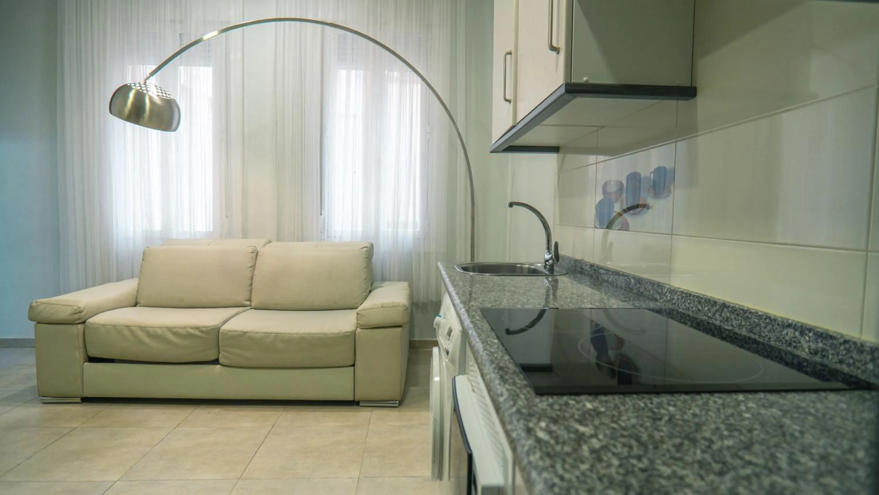 Kitchen or kitchenette in Smartr Madrid Chueca