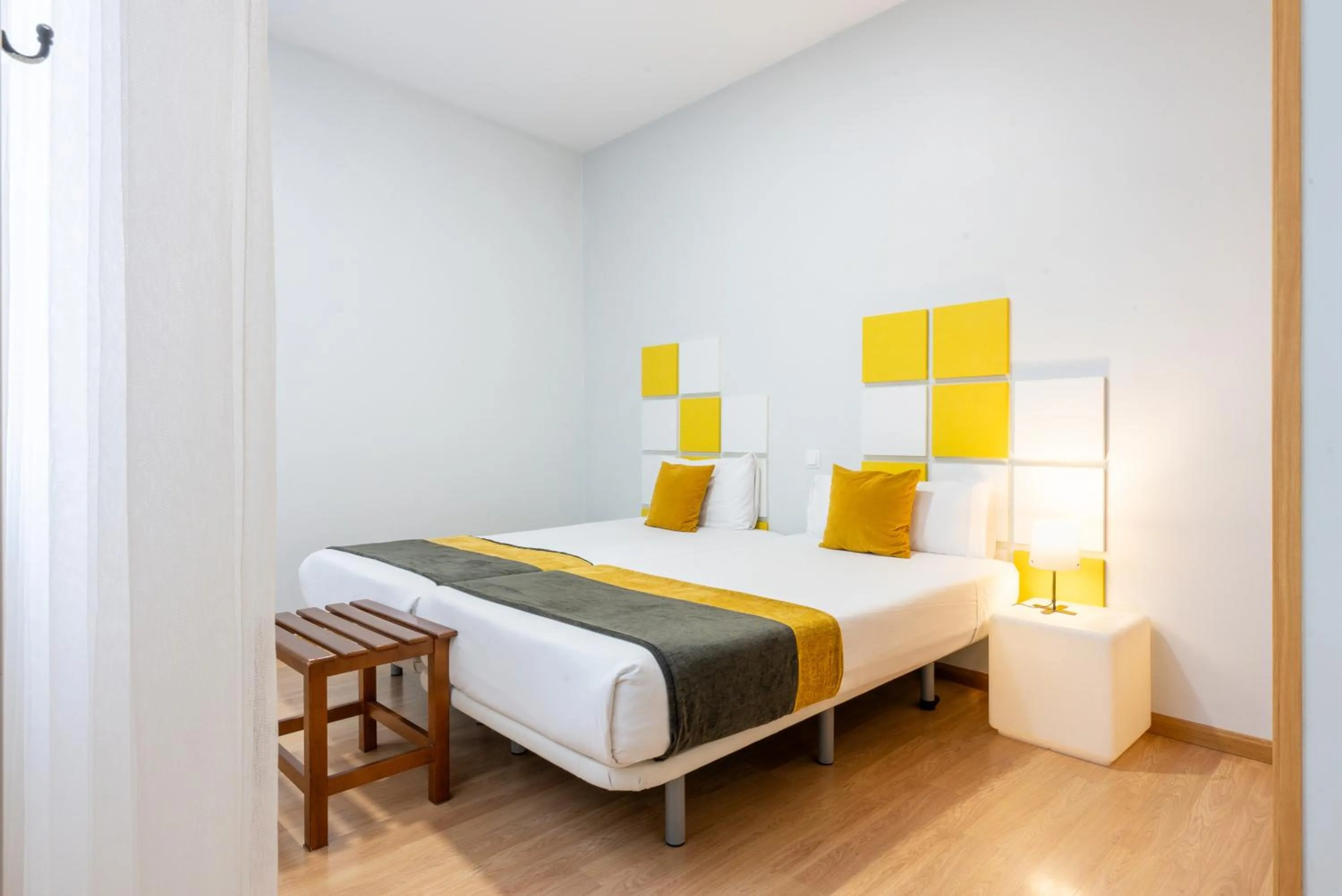 Bed in Smartr Madrid Chueca