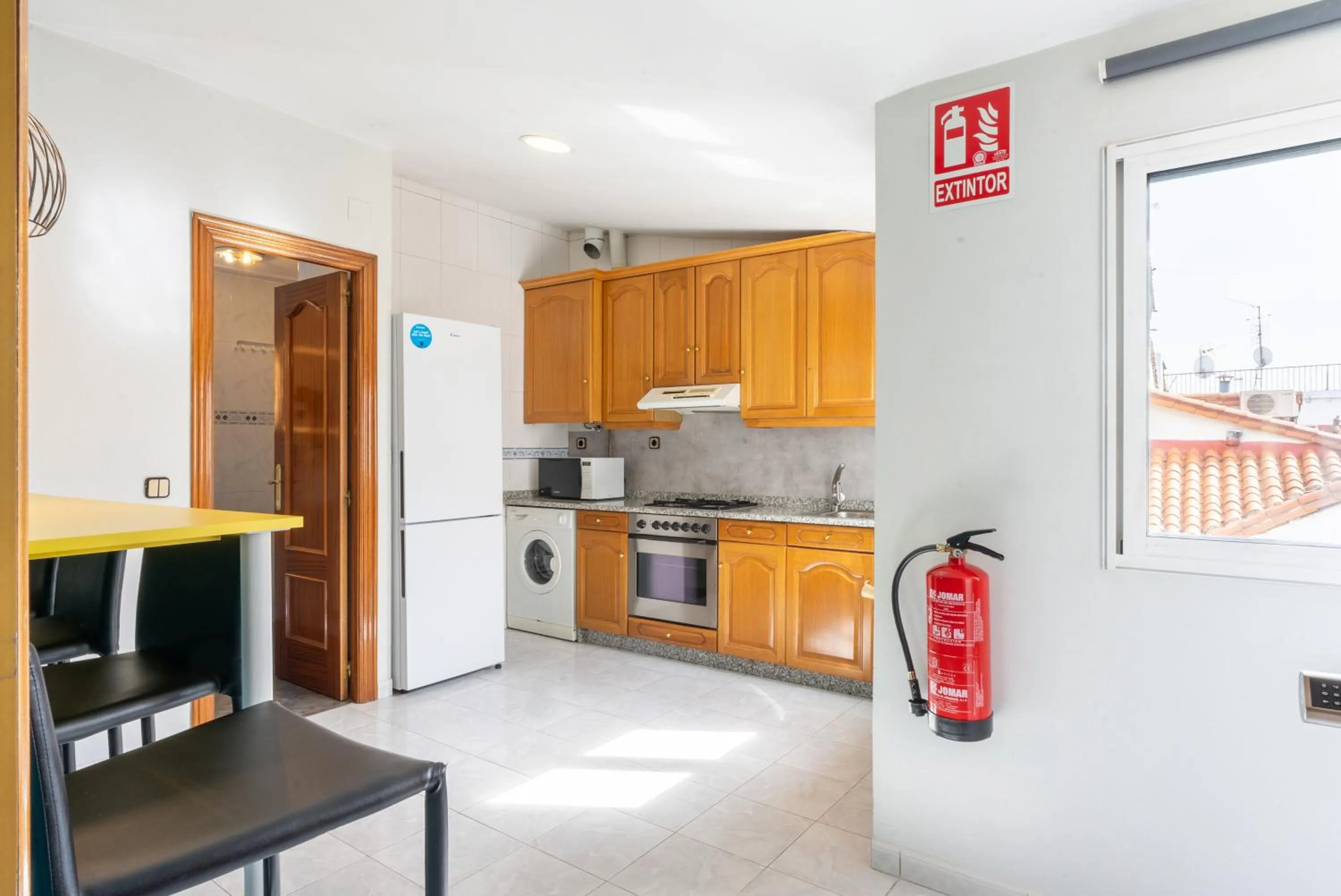 Kitchen or kitchenette in Smartr Madrid Chueca