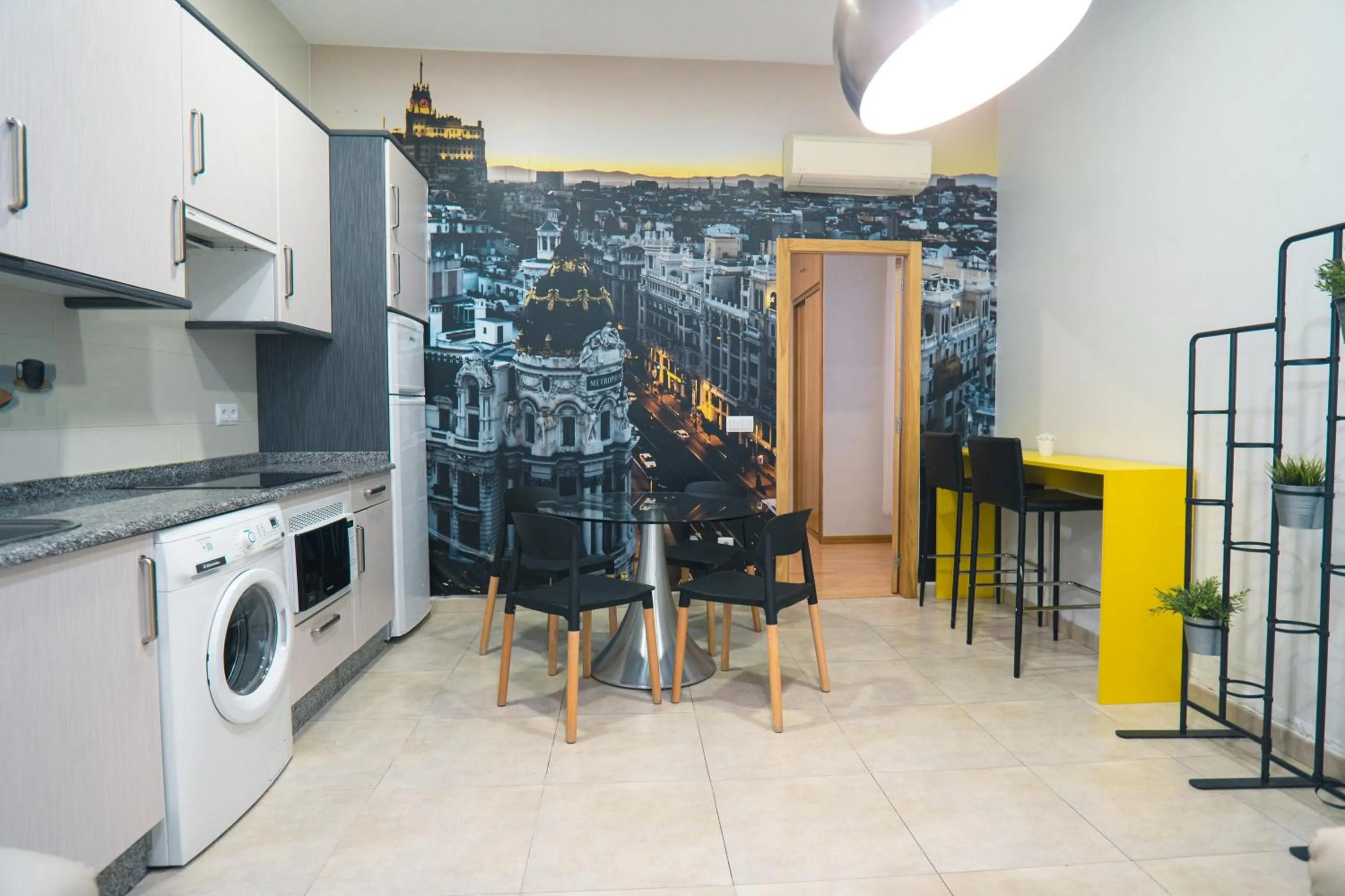 Kitchen or kitchenette in Smartr Madrid Chueca