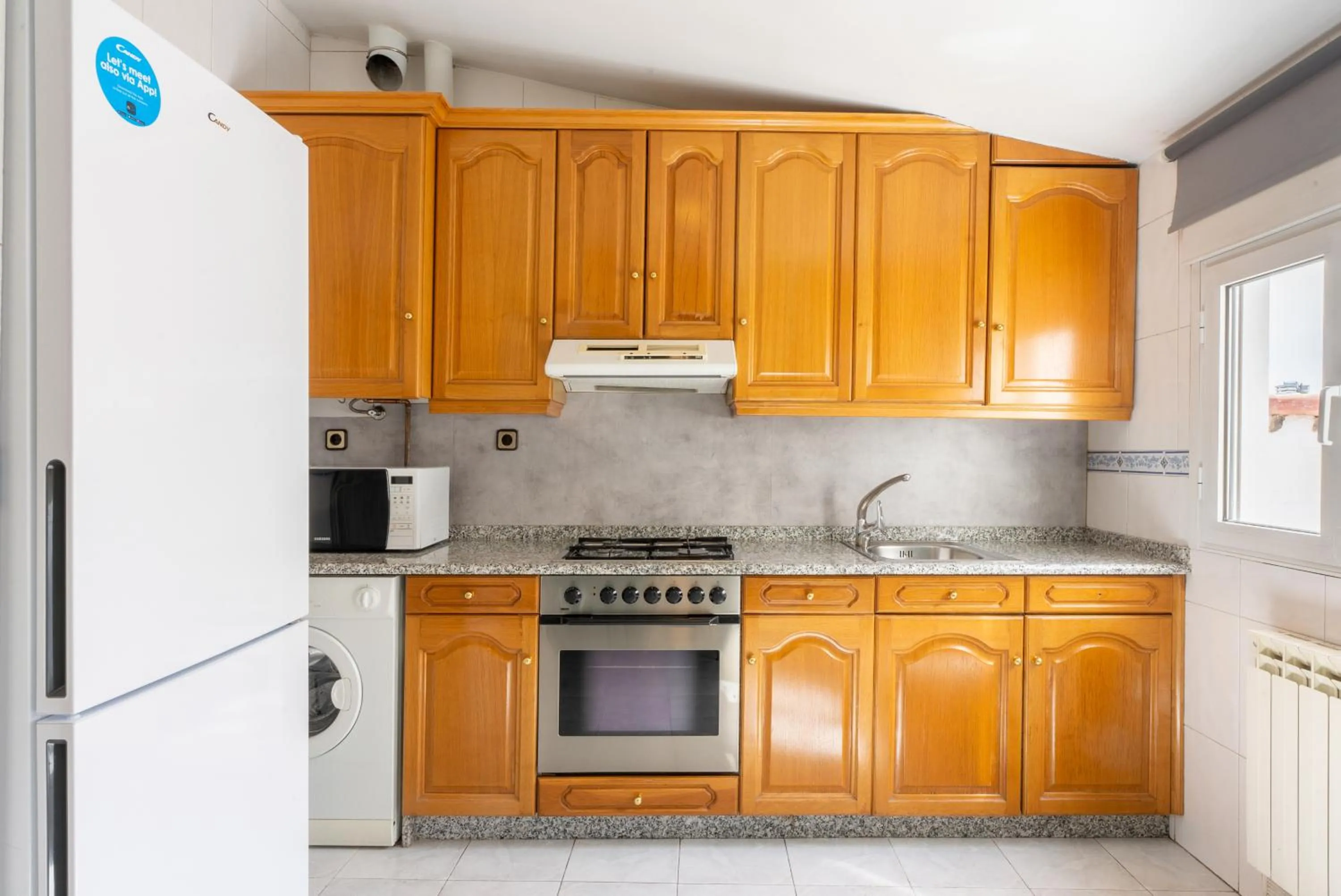 Kitchen or kitchenette in Smartr Madrid Chueca