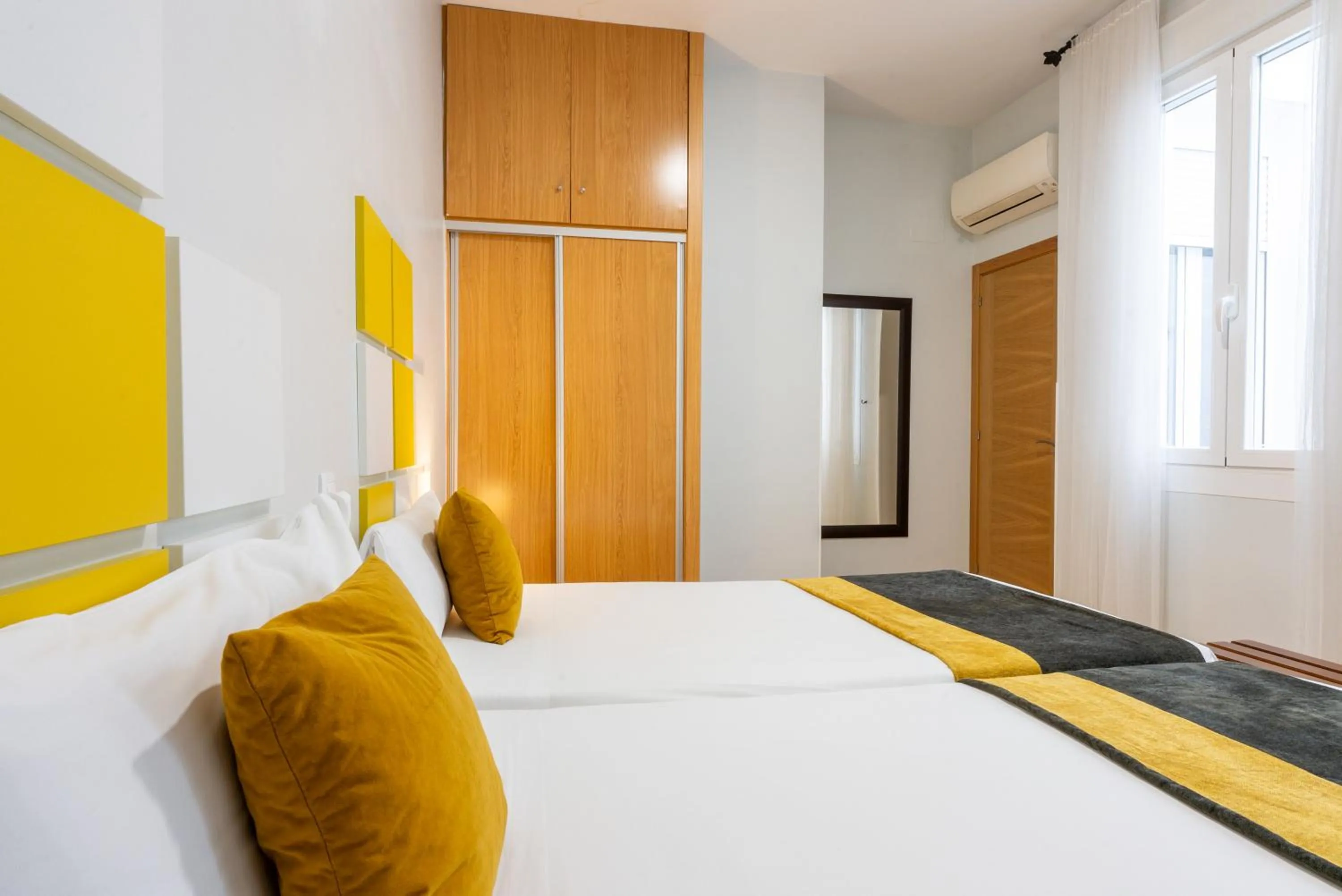 Bed in Smartr Madrid Chueca