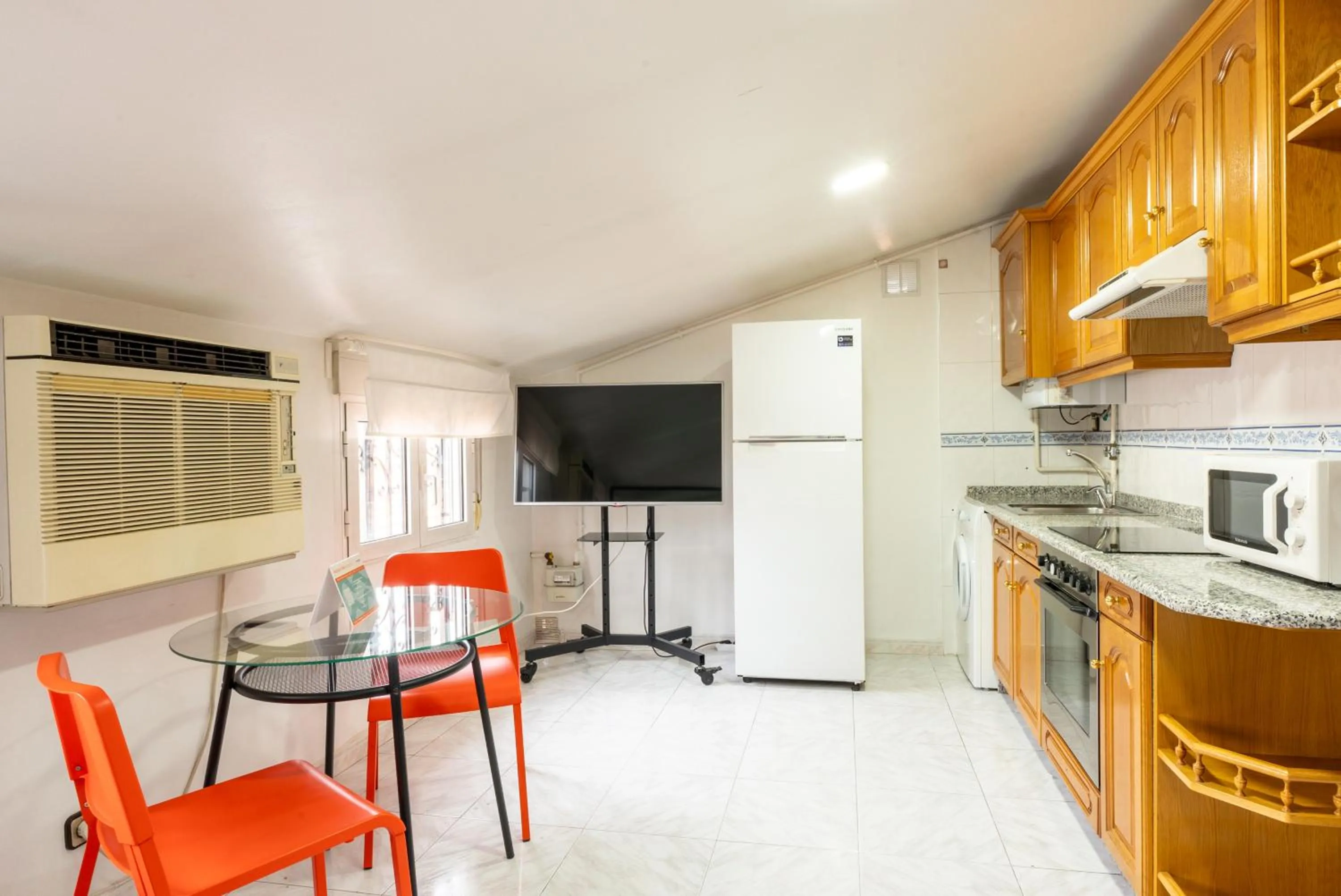 Kitchen or kitchenette in Smartr Madrid Chueca