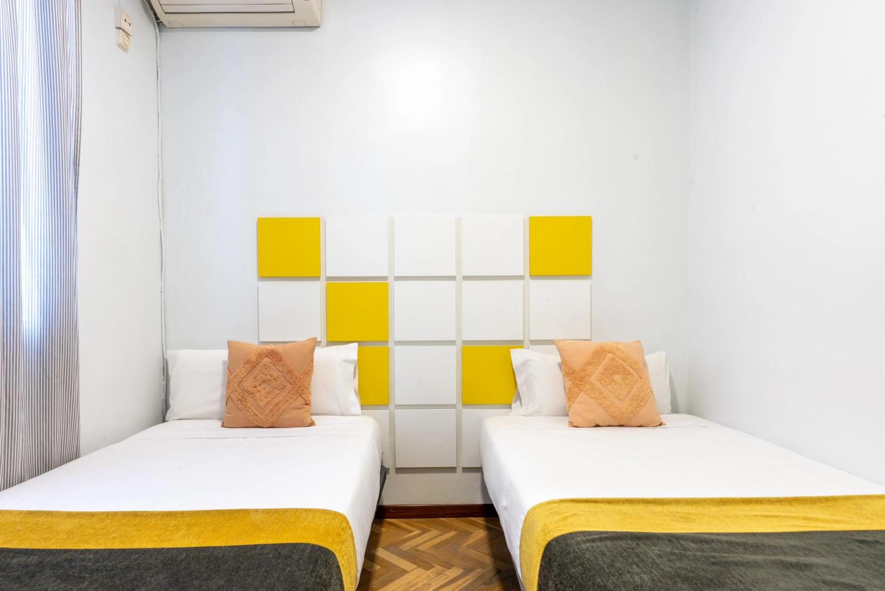 Bed in Smartr Madrid Chueca