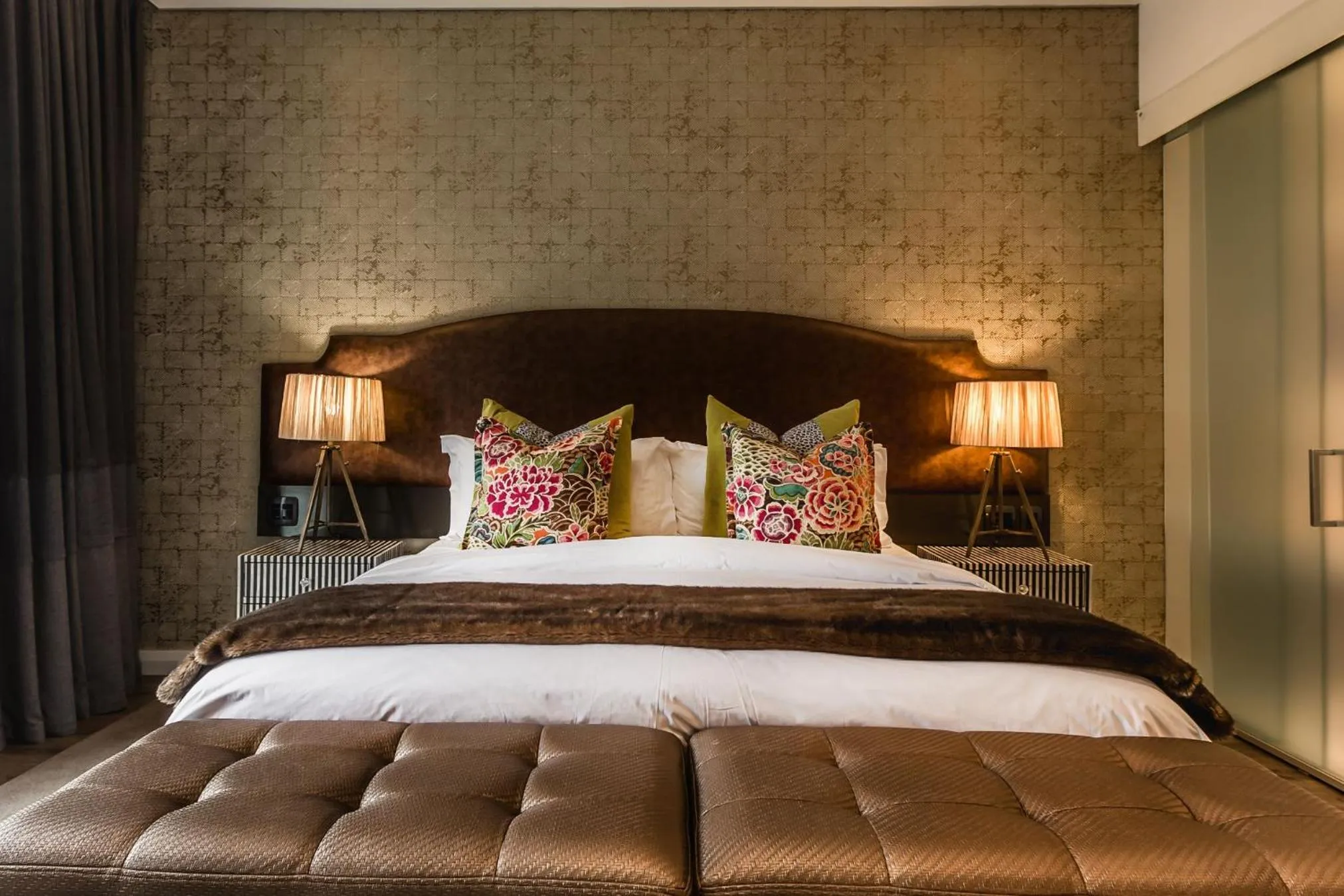 Bed in Franschhoek Boutique Hotel - Lion Roars Hotels & Lodges