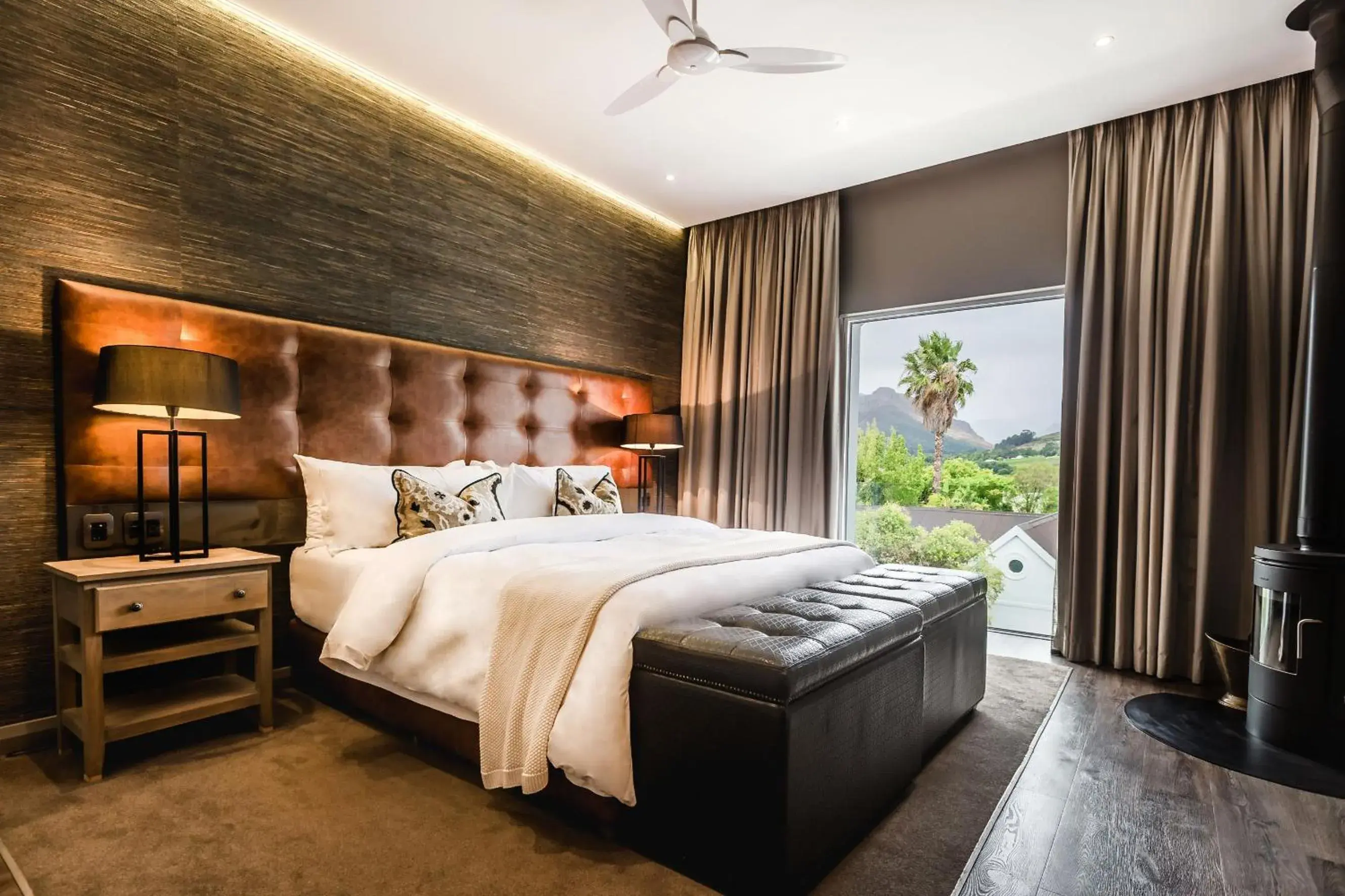 Bed in Franschhoek Boutique Hotel - Lion Roars Hotels & Lodges Bed in Franschhoek Boutique Hotel - Lion Roars Hotels & Lodges