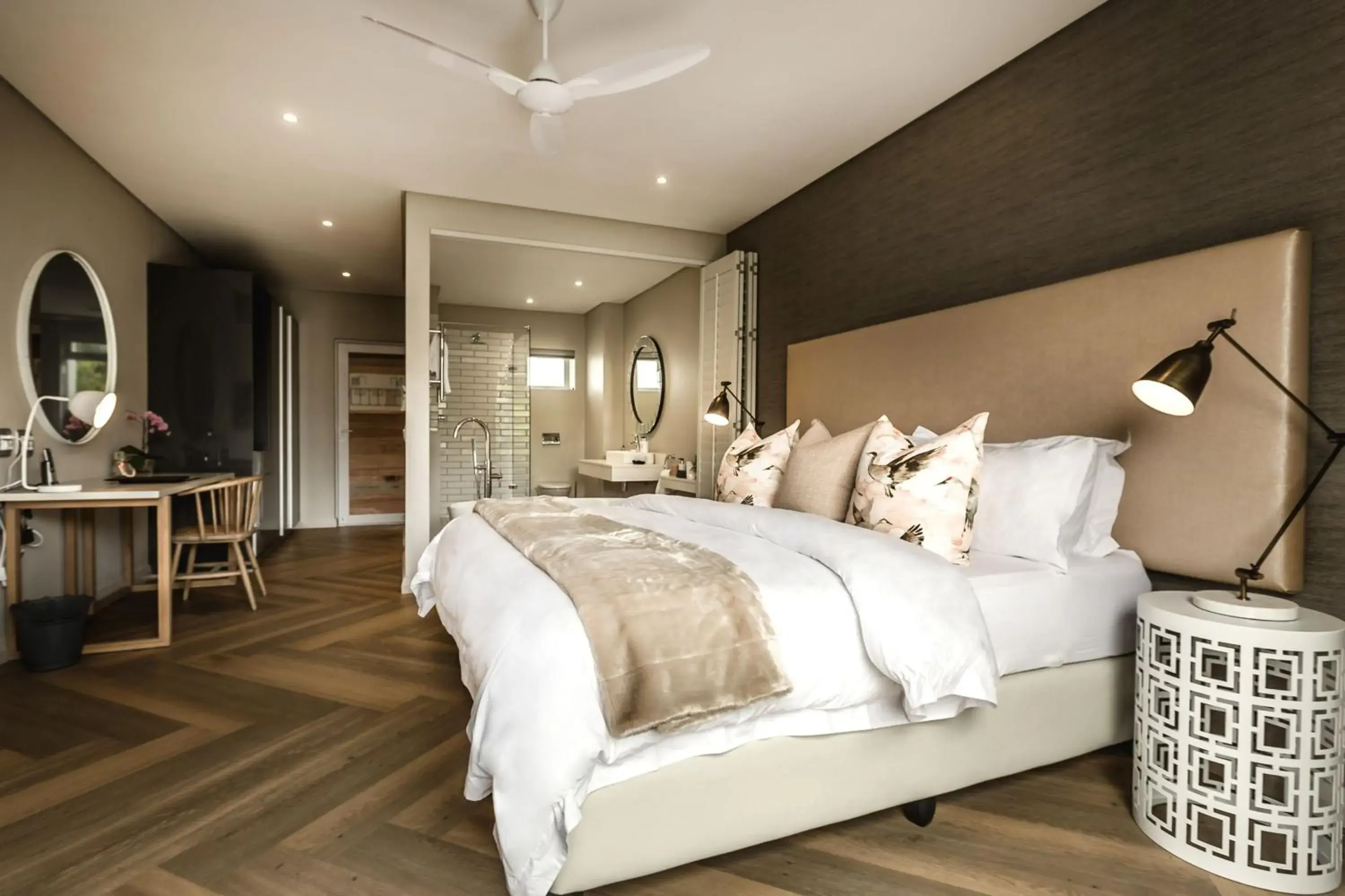 Photo of the whole room, Bed in Franschhoek Boutique Hotel - Lion Roars Hotels & Lodges Photo of the whole room, Bed in Franschhoek Boutique Hotel - Lion Roars Hotels & Lodges