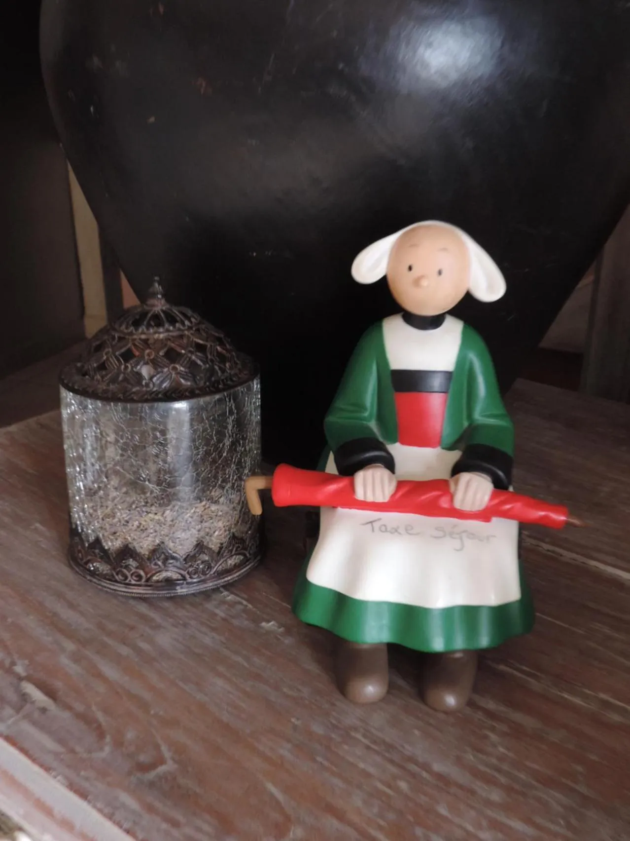 Decorative detail in Villa Des Hortensias