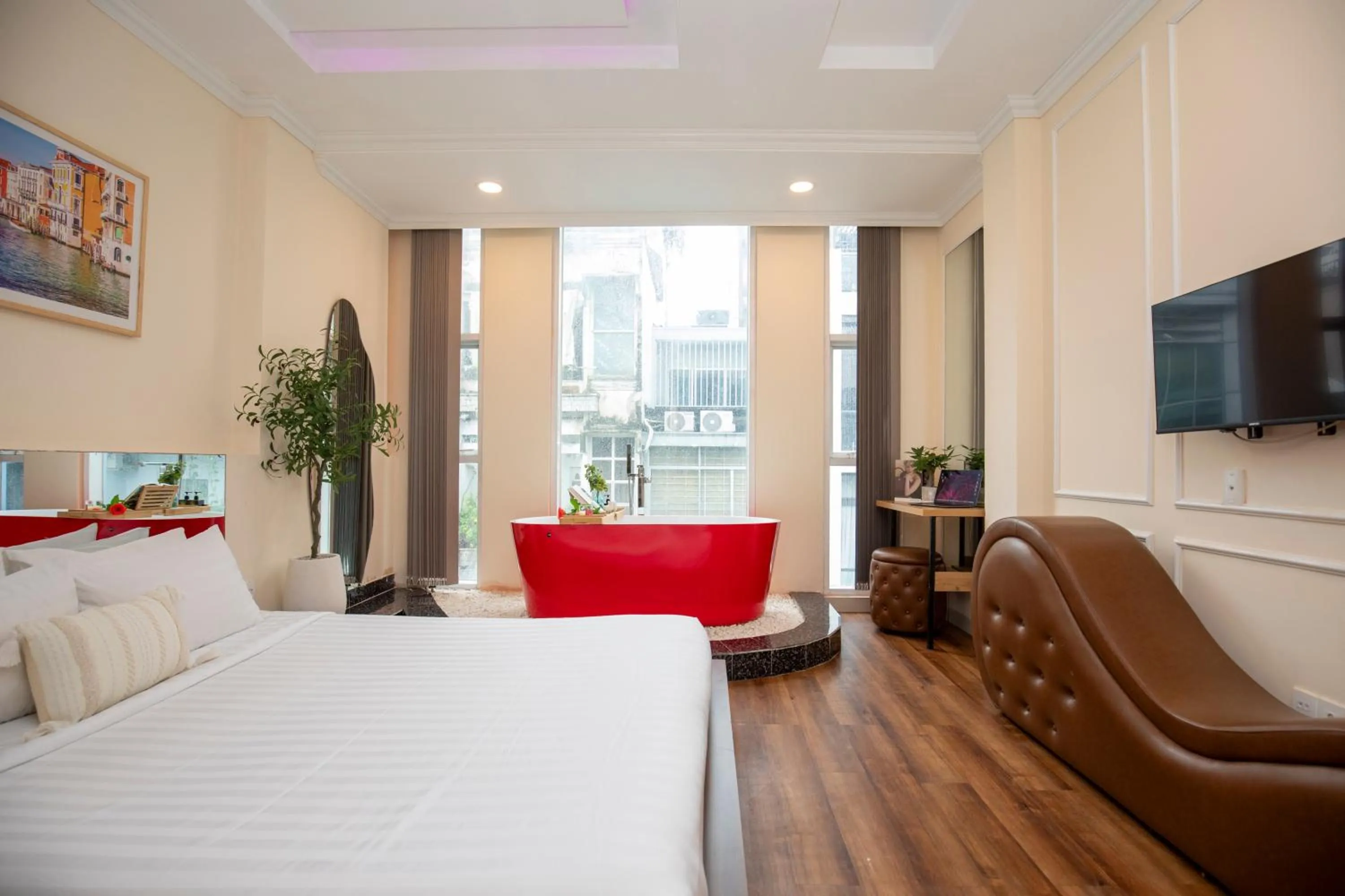 Bedroom, Bed in Quy Hung Hotel Central