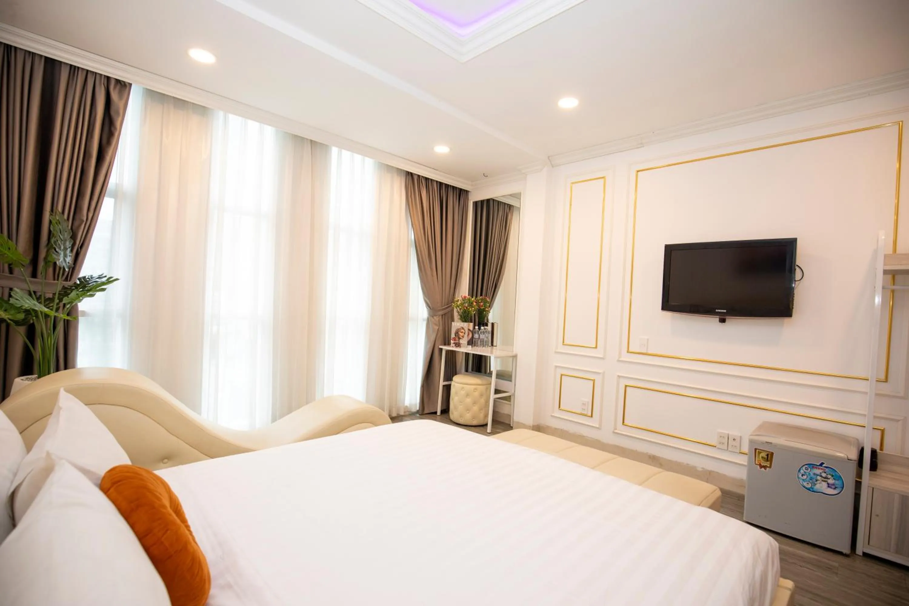 Bed in Quy Hung Hotel Central