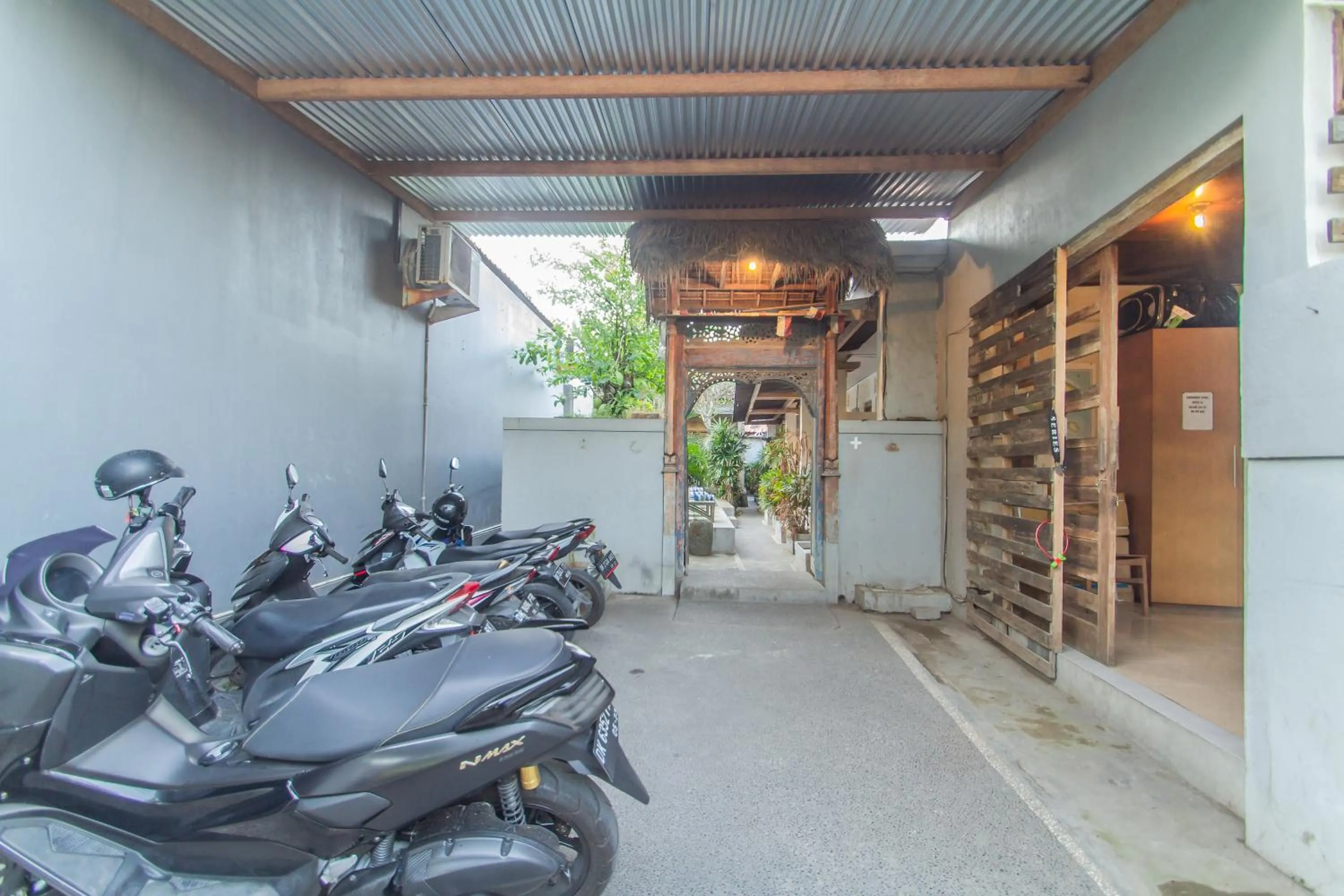 Property building in Sadana Bali Guesthouse