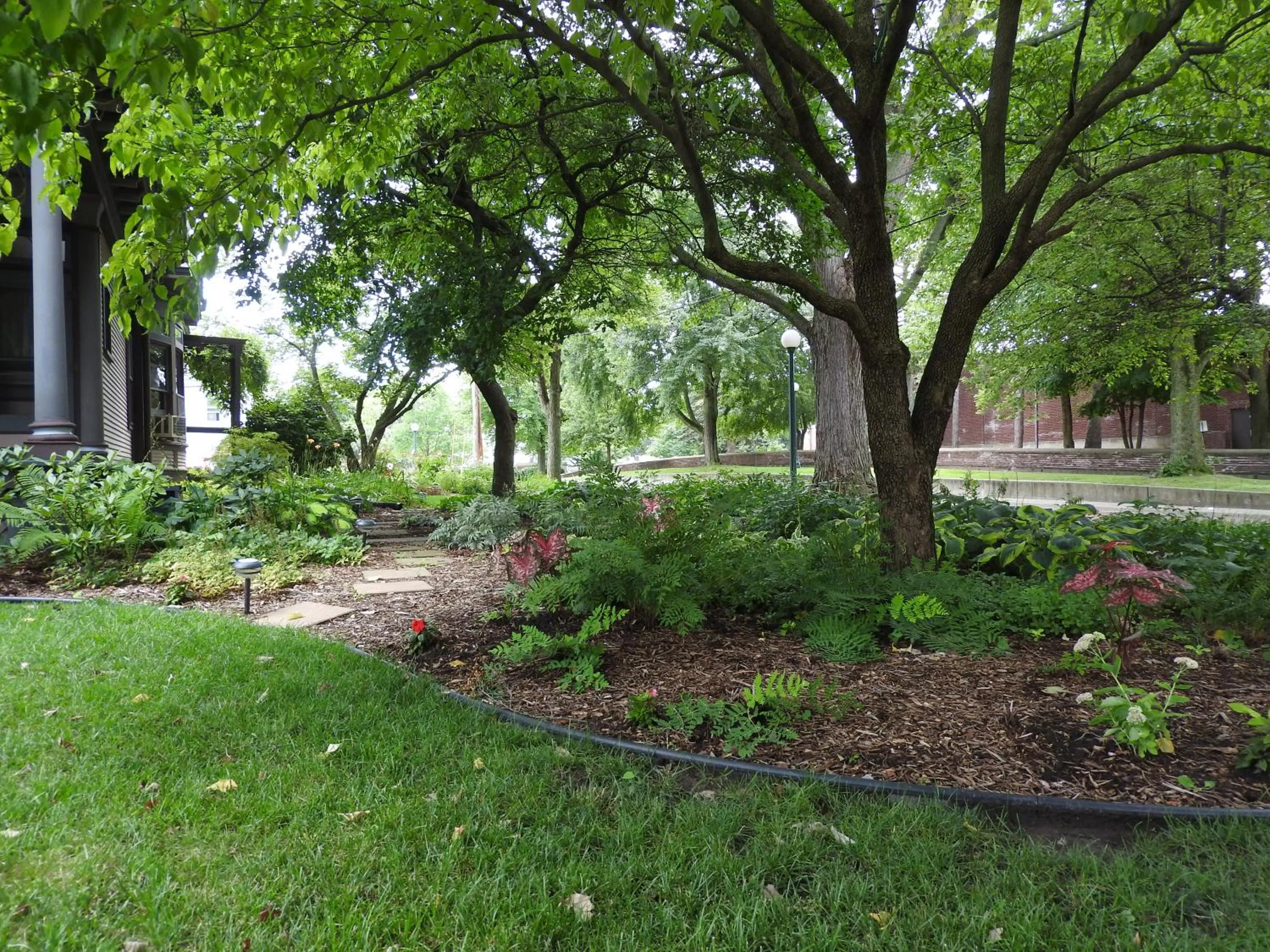 Garden in Champaign Garden Inn