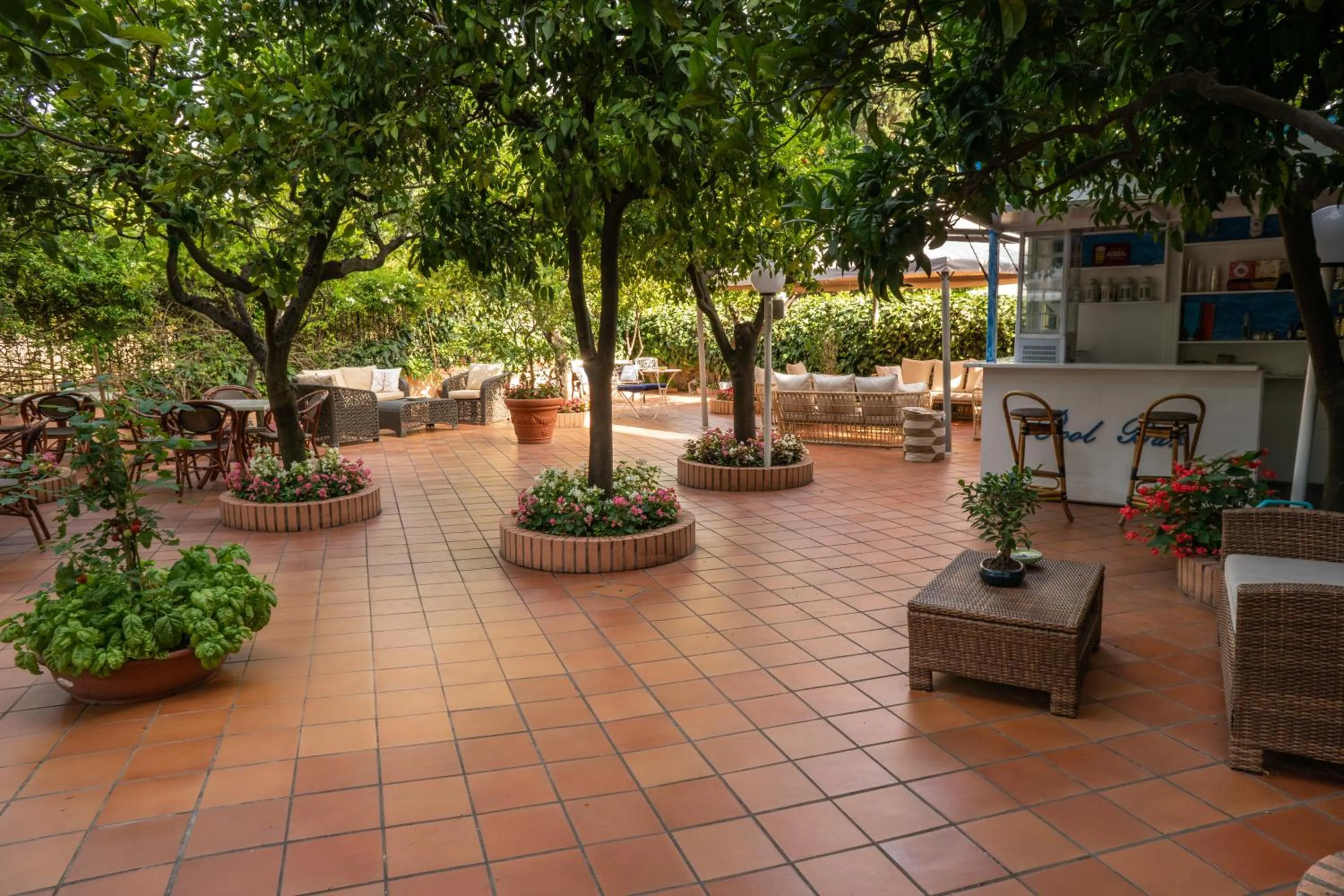 Restaurant/places to eat in Boutique Hotel Regina