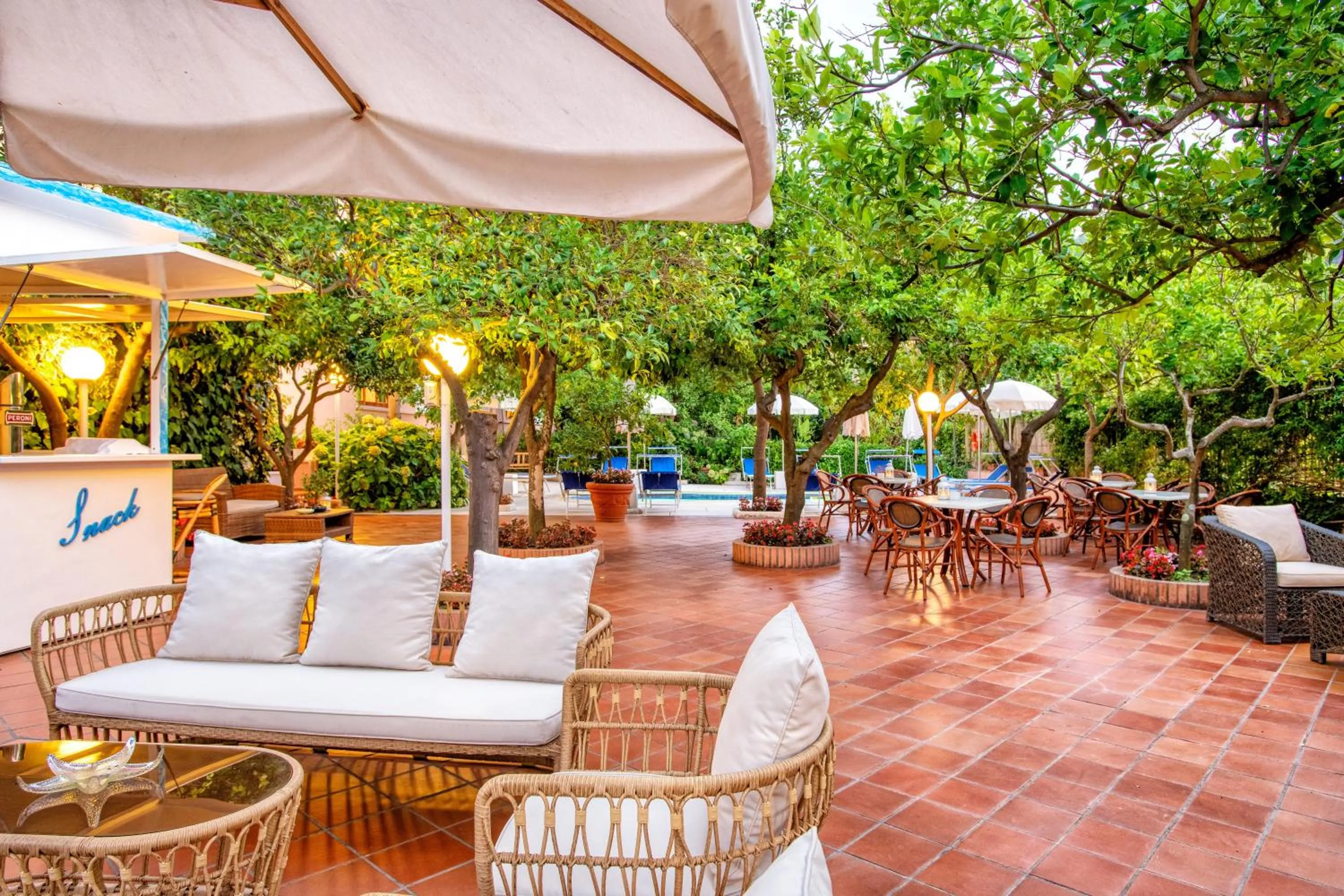 Restaurant/places to eat in Boutique Hotel Regina