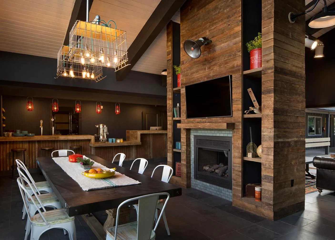 Communal lounge/ TV room in Basecamp Tahoe City