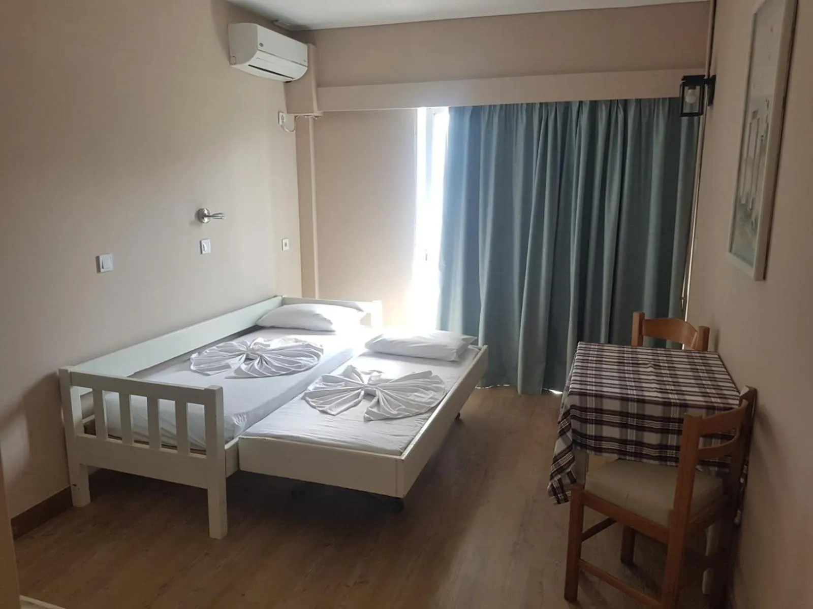 Bed in Bristol Apartments