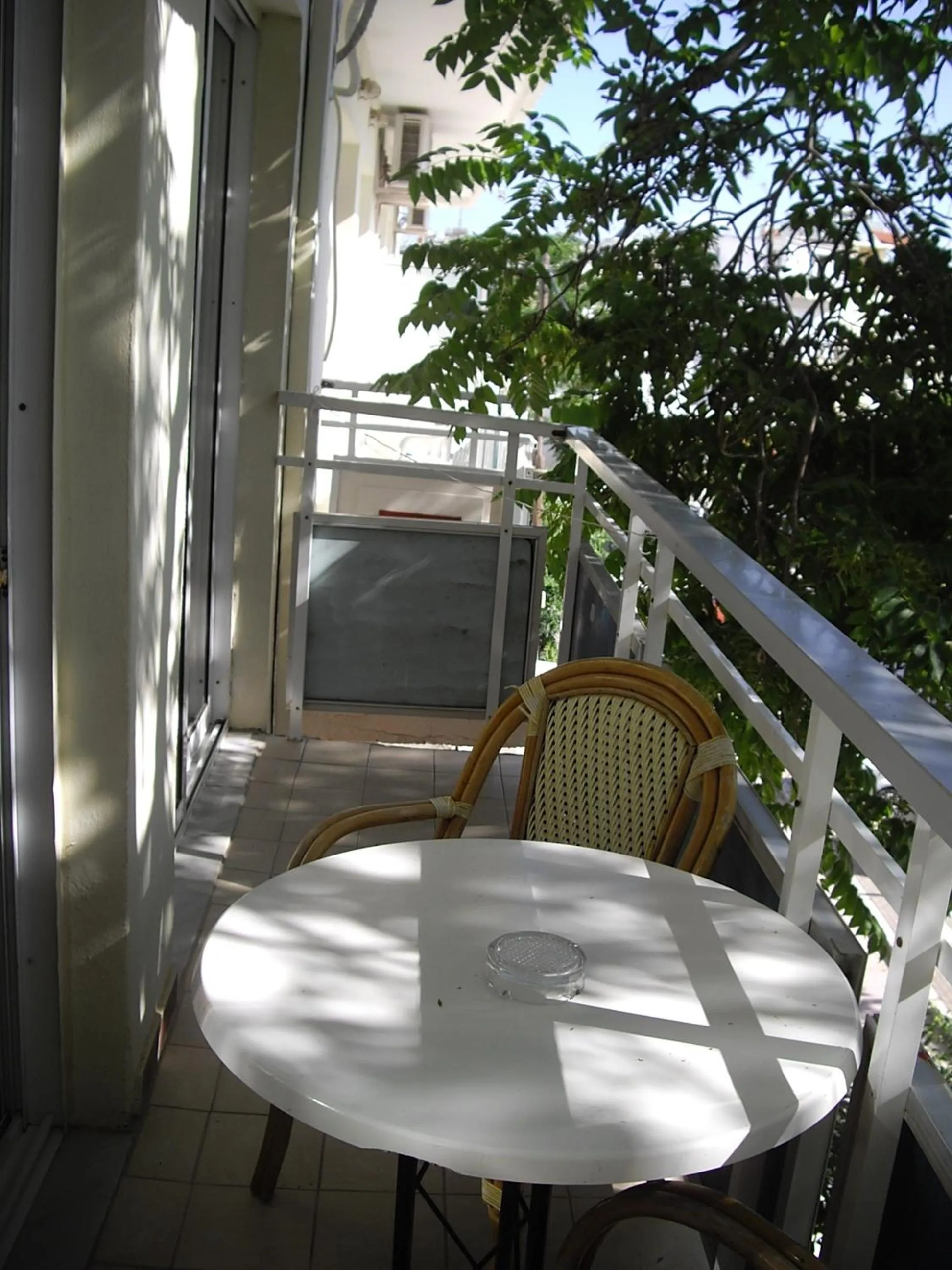 Day in Bristol Apartments