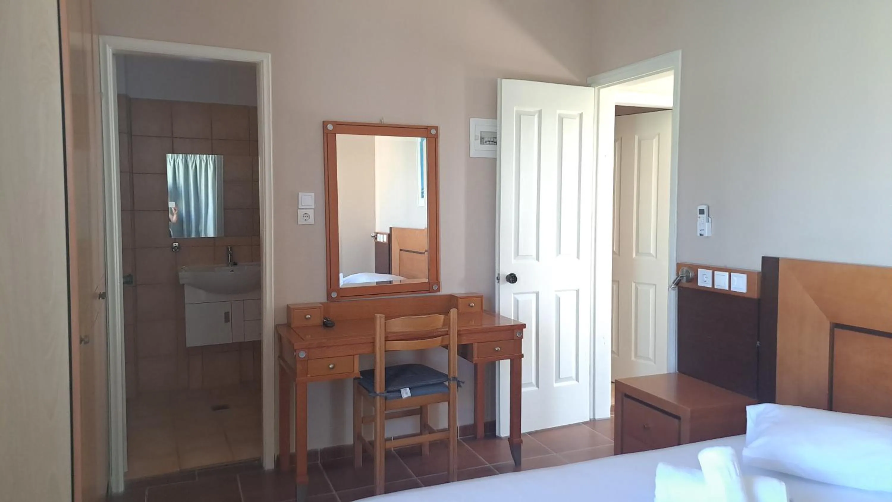 Bed in Bristol Apartments