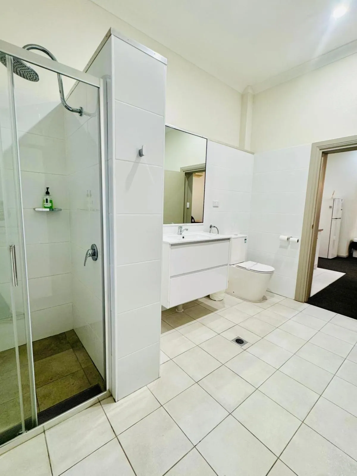 Ten Dollar Town Motel