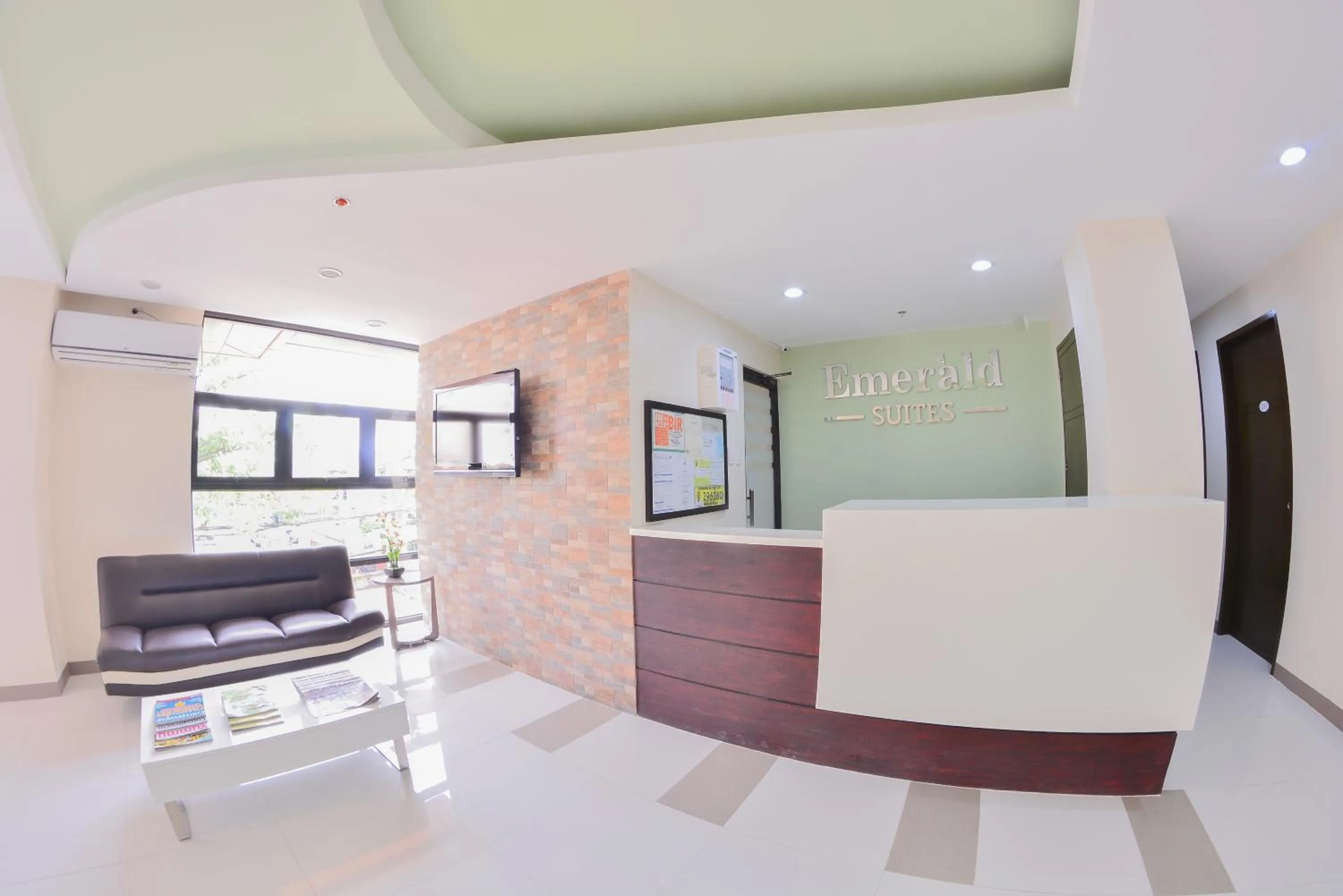 Lobby or reception in Emerald Suites CDO